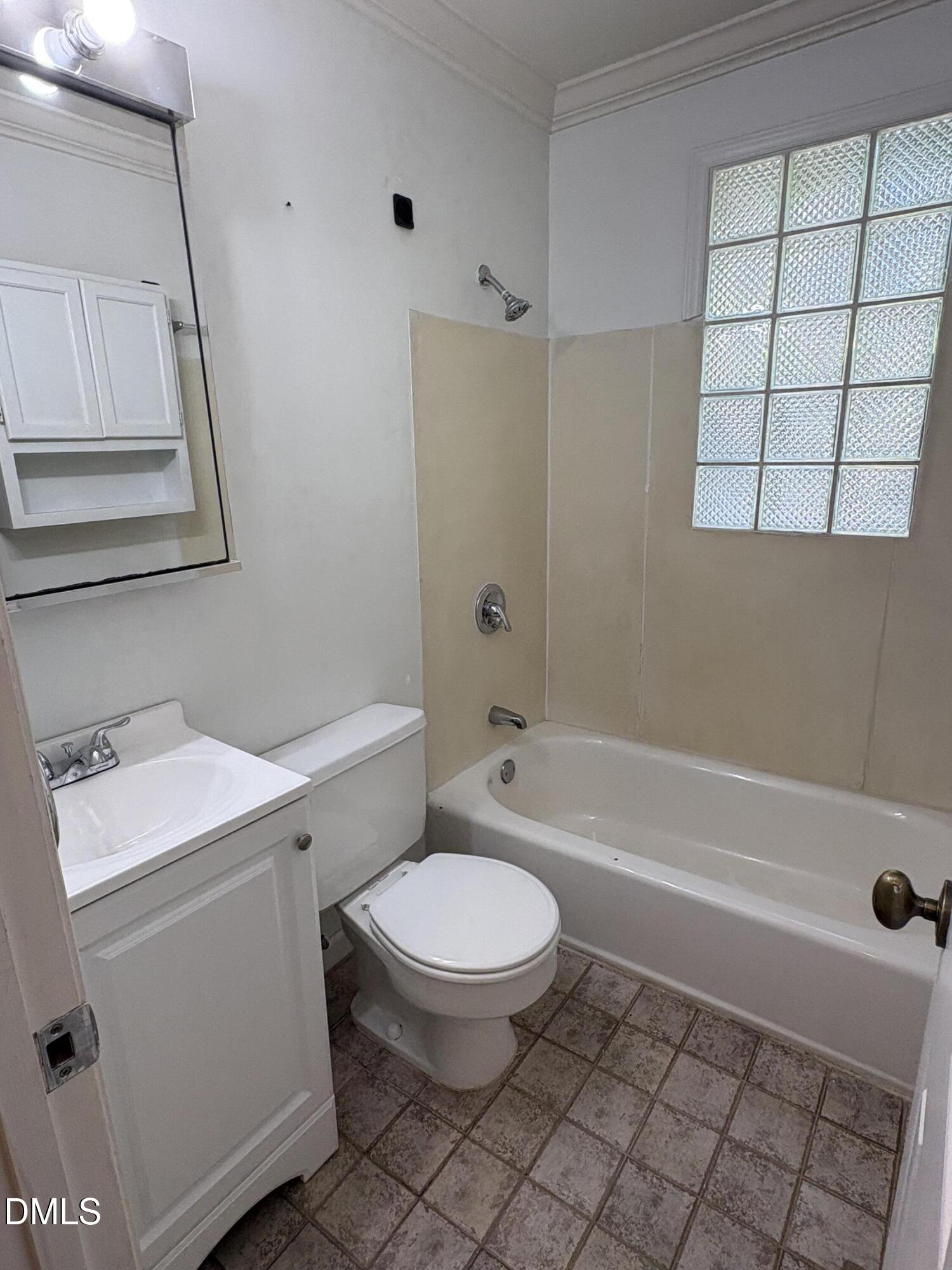 727 New Road Property Photo 8