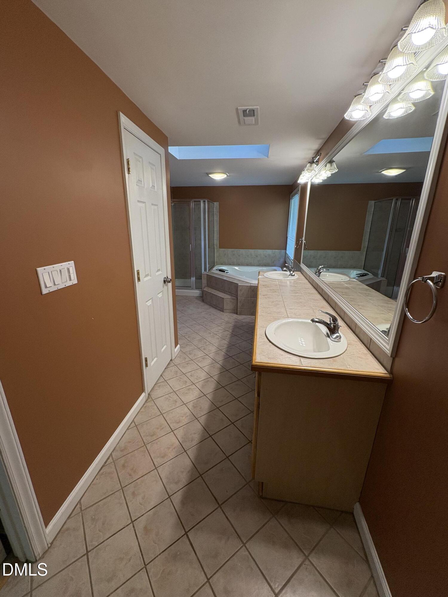727 New Road Property Photo 12