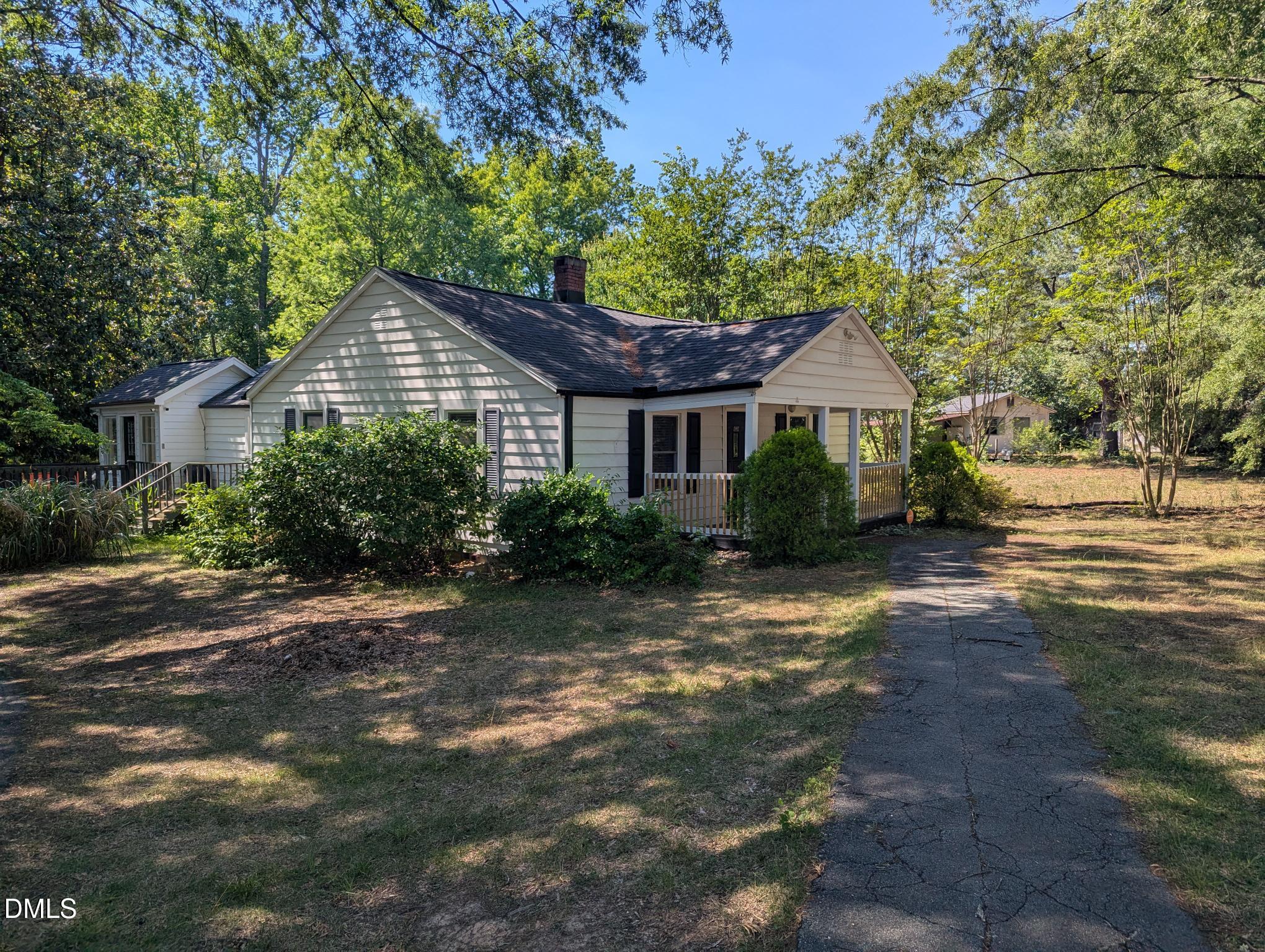 808 Glenco Road Property Photo 3