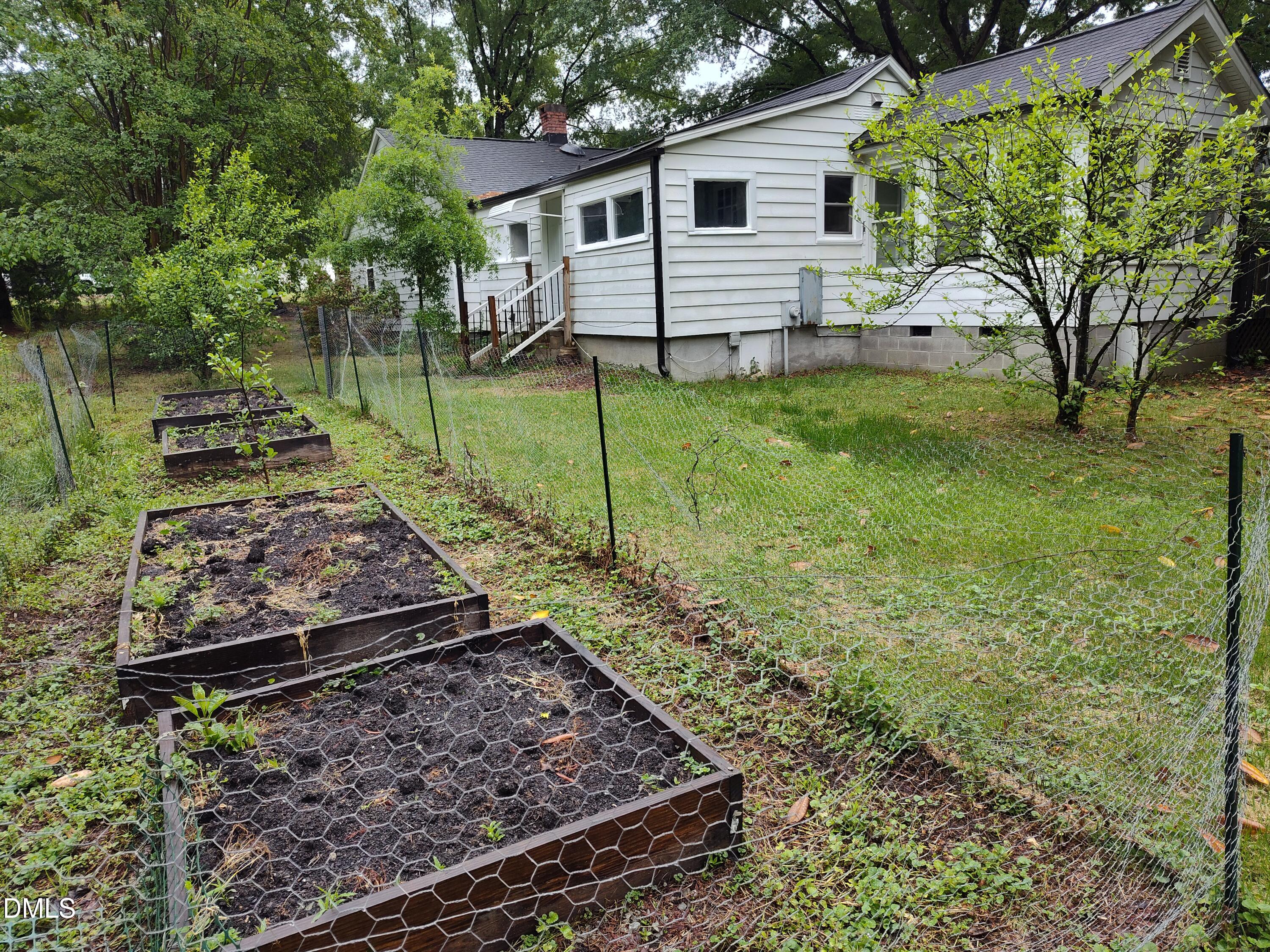808 Glenco Road Property Photo 5