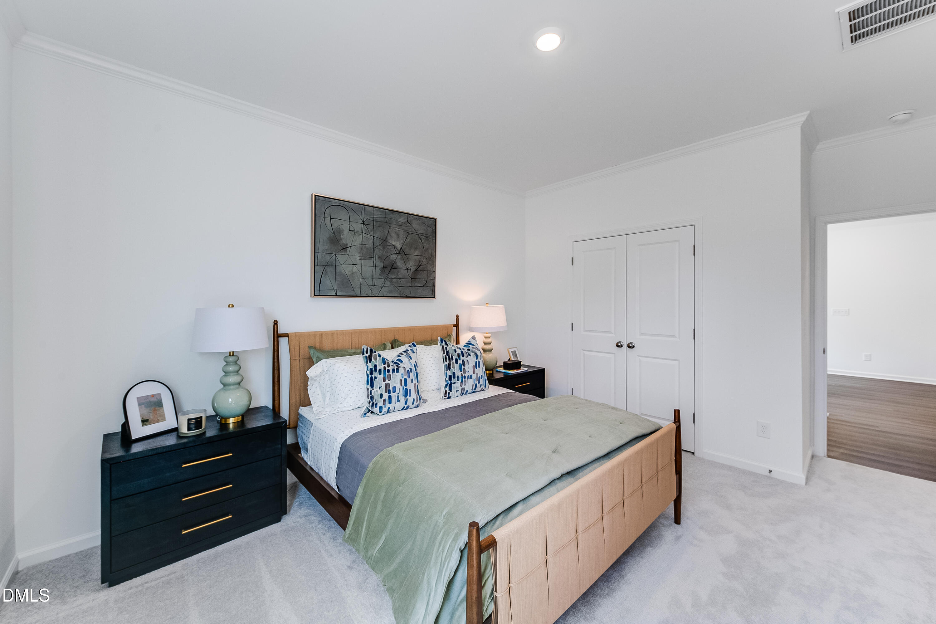1040 Red Finch Way Property Photo 12