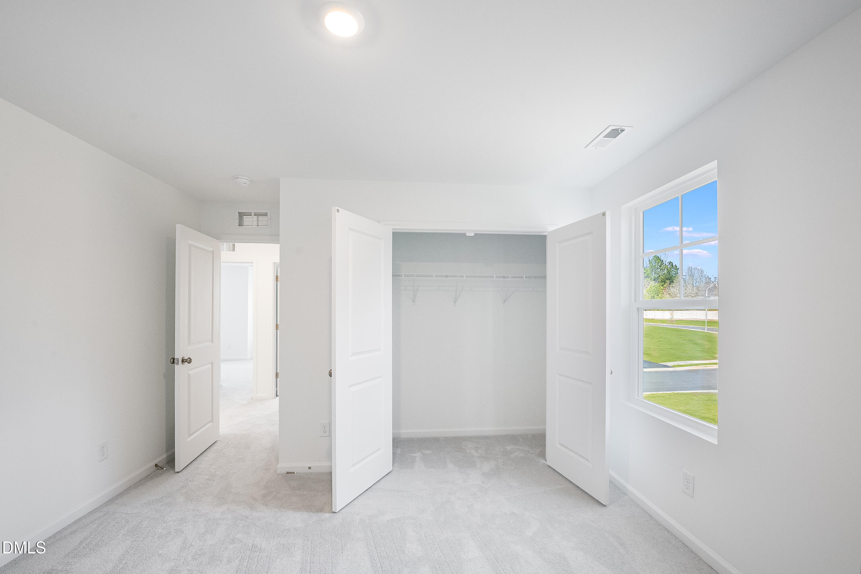 1040 Red Finch Way Property Photo 17