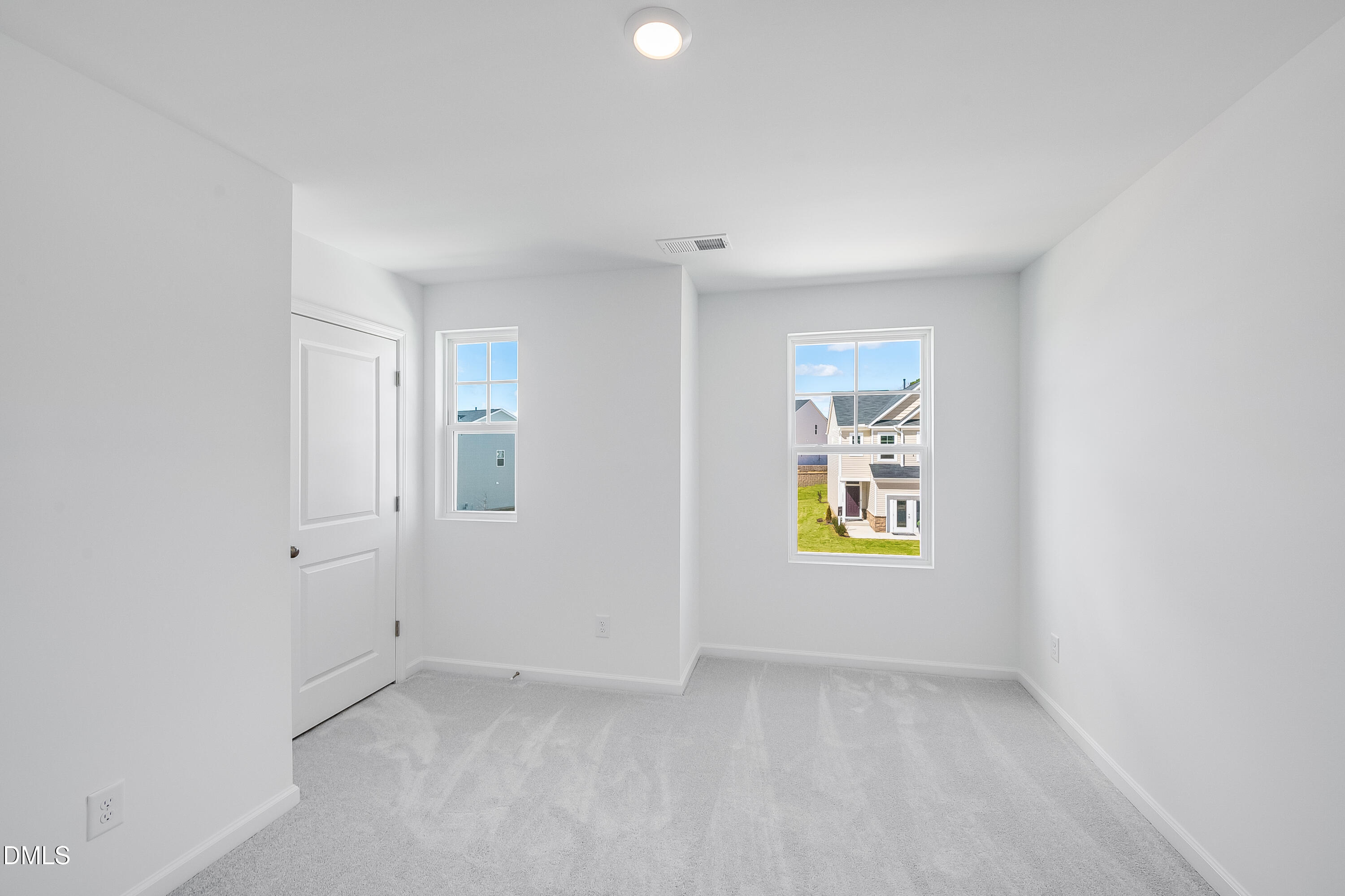 1040 Red Finch Way Property Photo 19