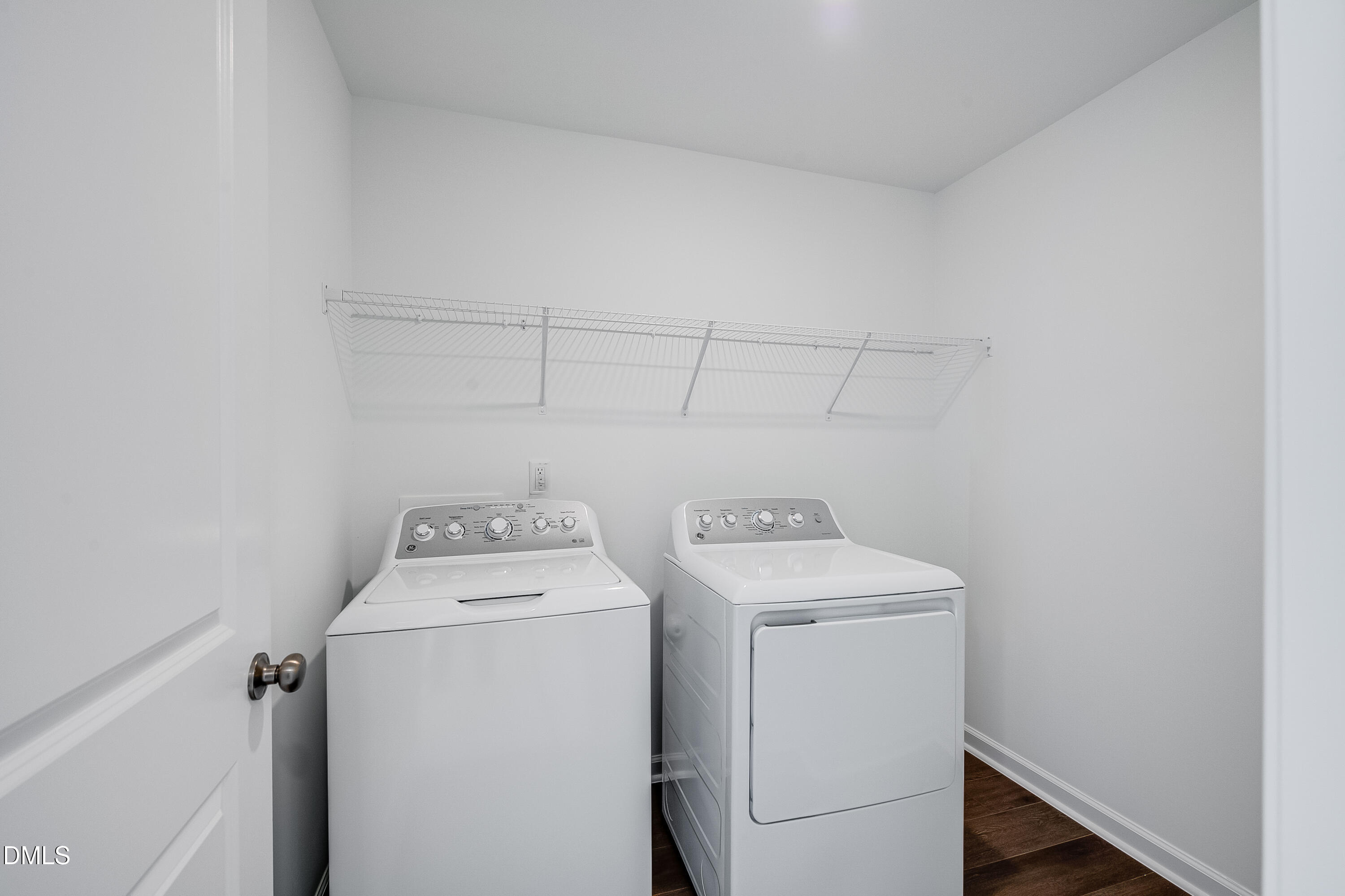 1040 Red Finch Way Property Photo 24
