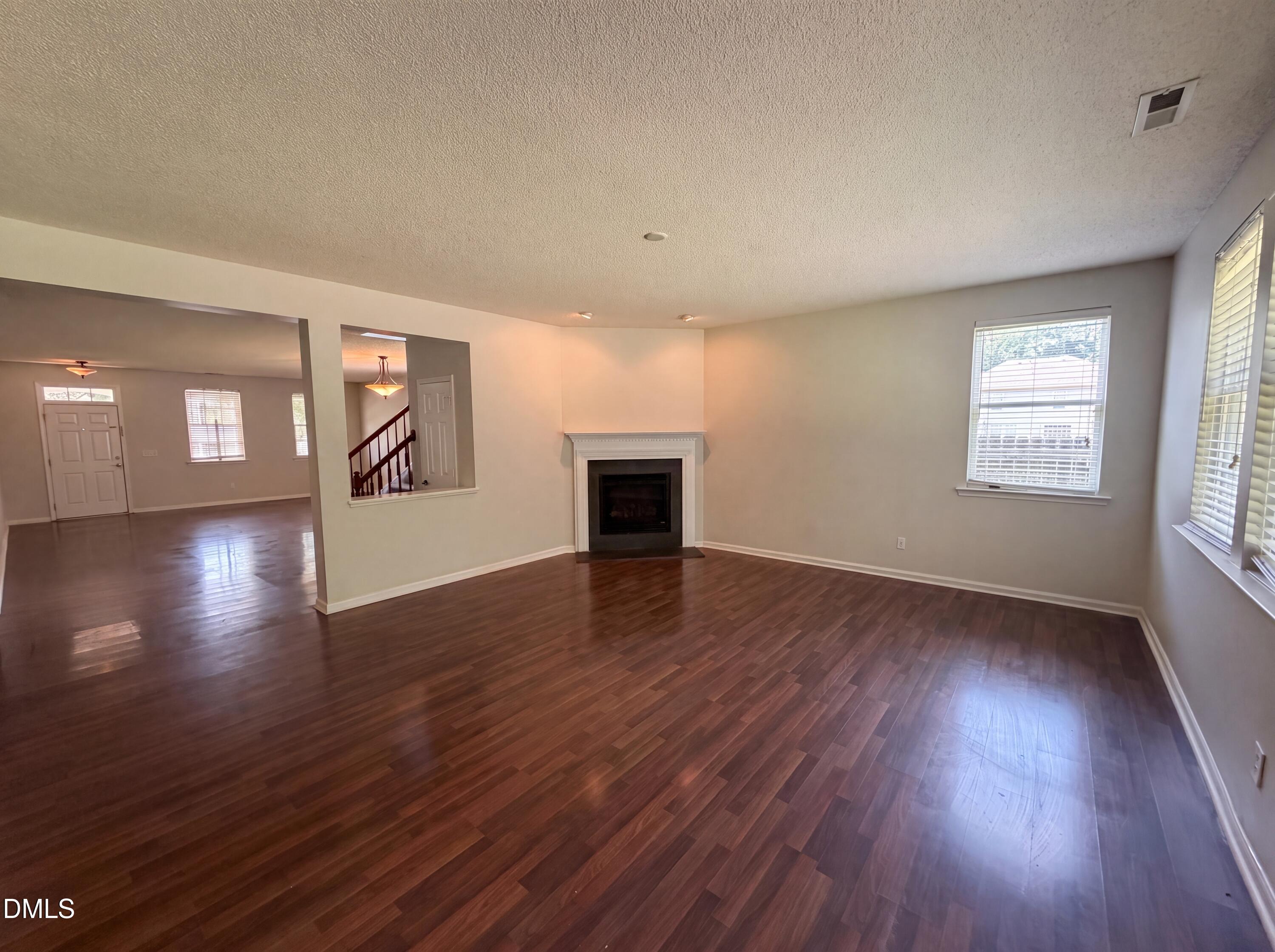 506 Hillview Drive Property Photo 2