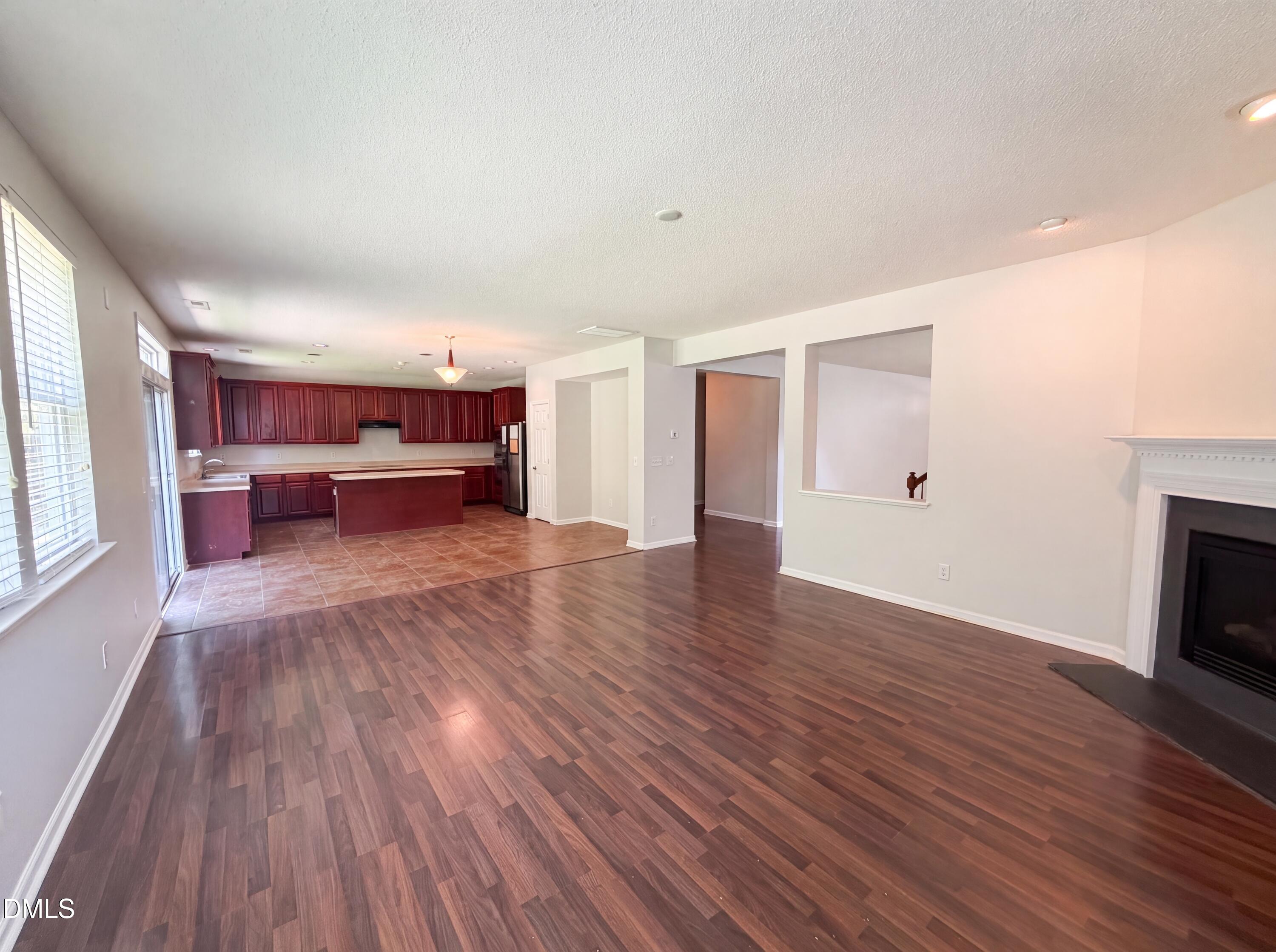 506 Hillview Drive Property Photo 3