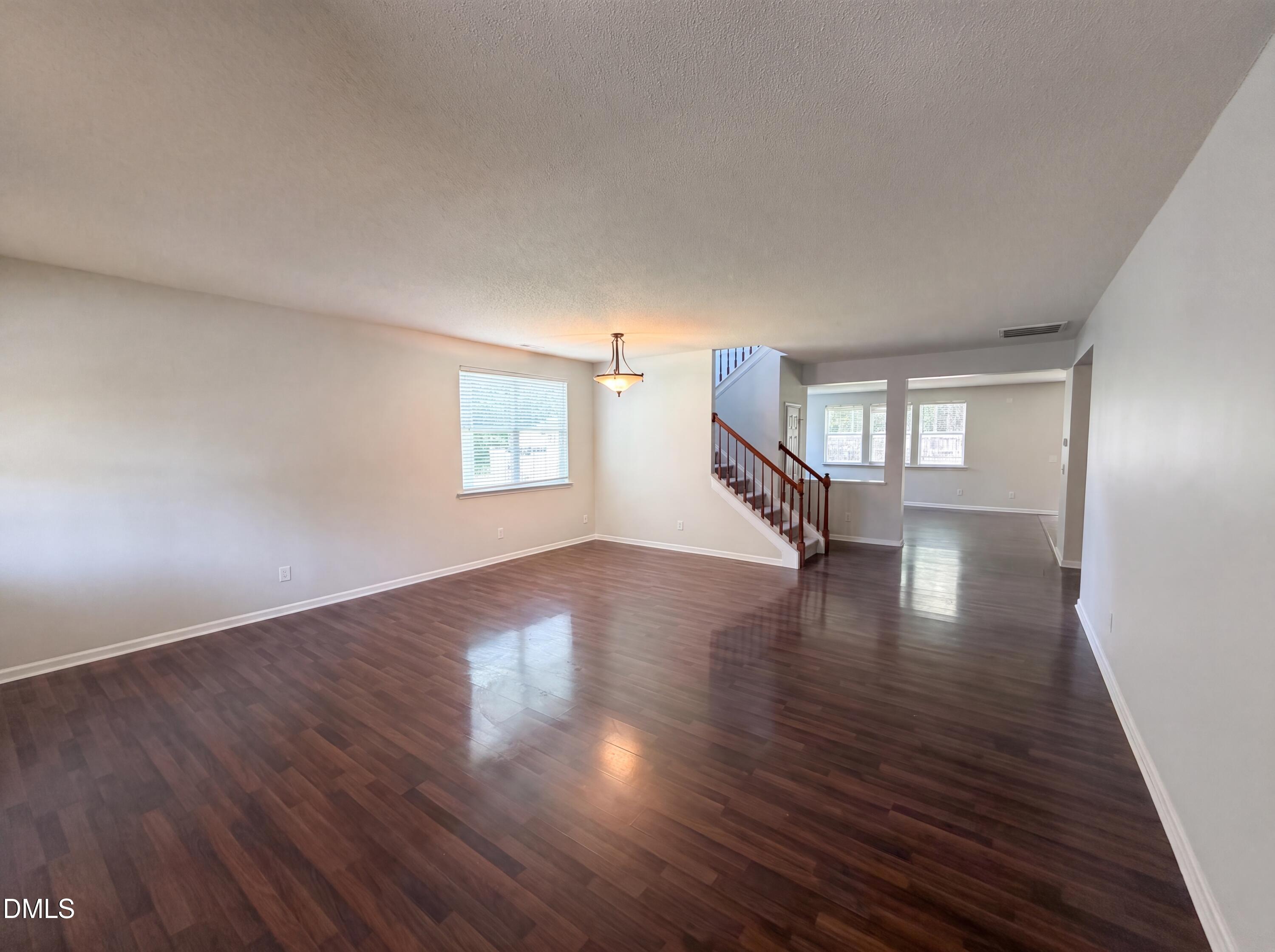 506 Hillview Drive Property Photo 4
