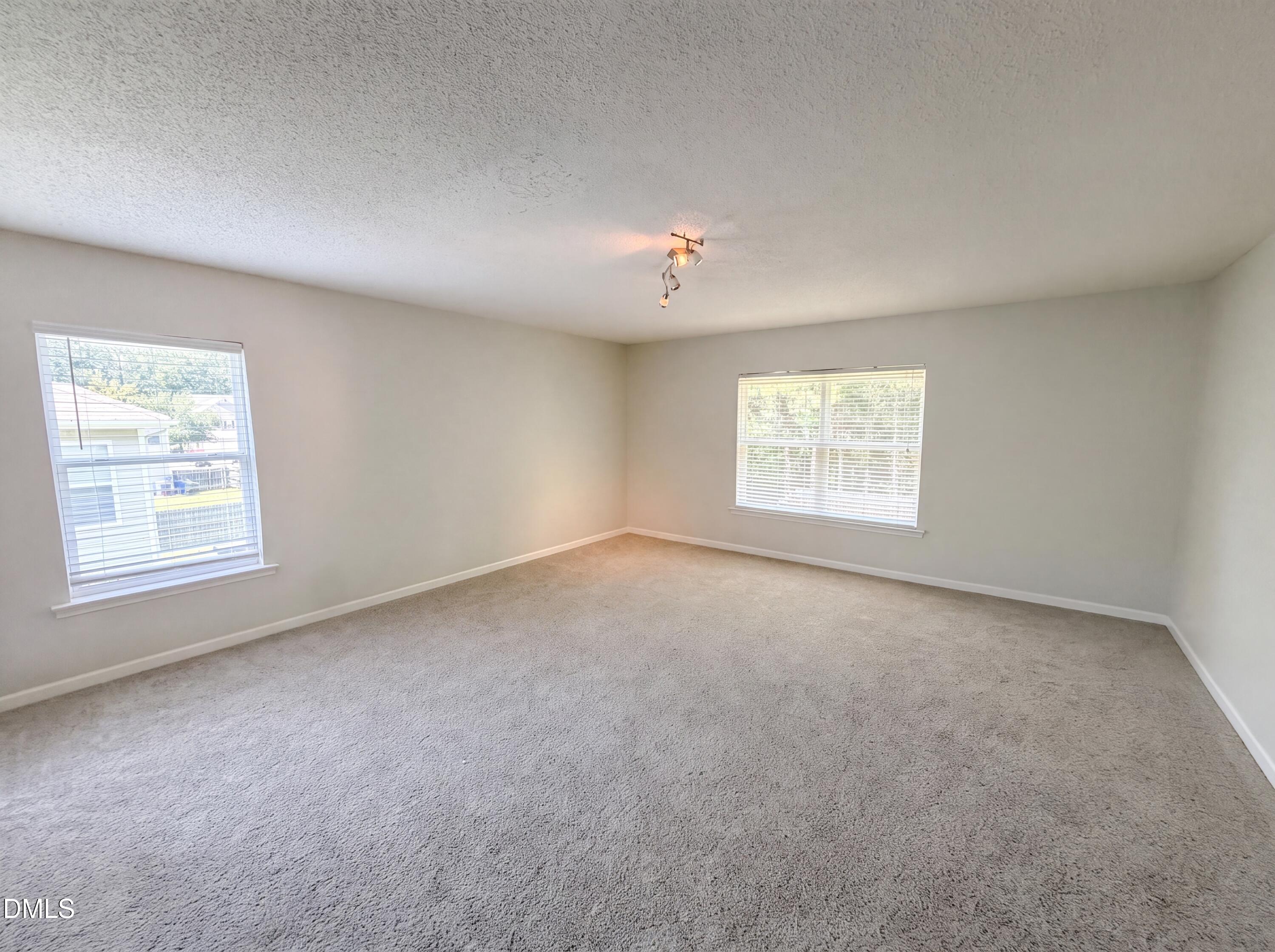 506 Hillview Drive Property Photo 7