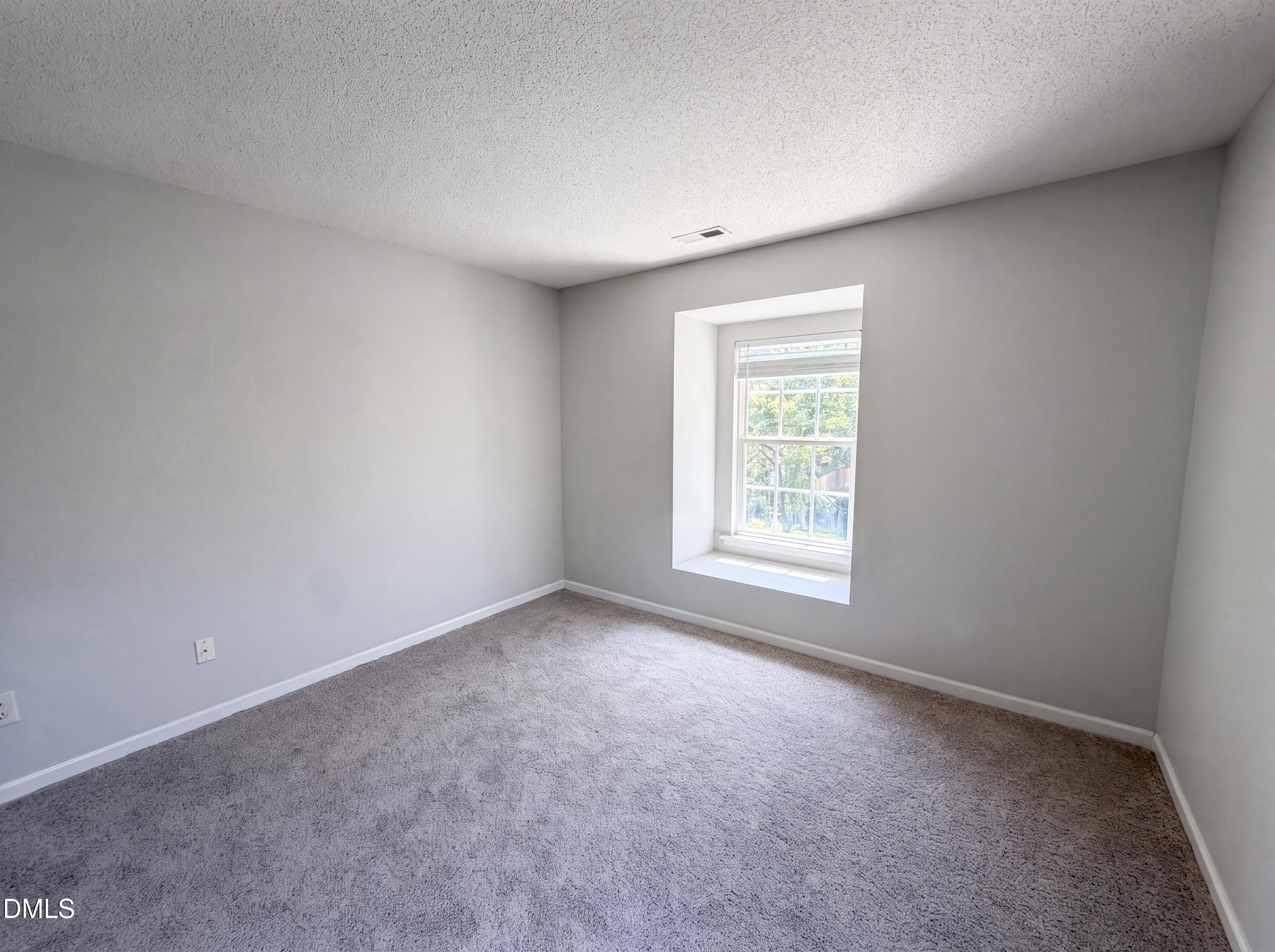 506 Hillview Drive Property Photo 8