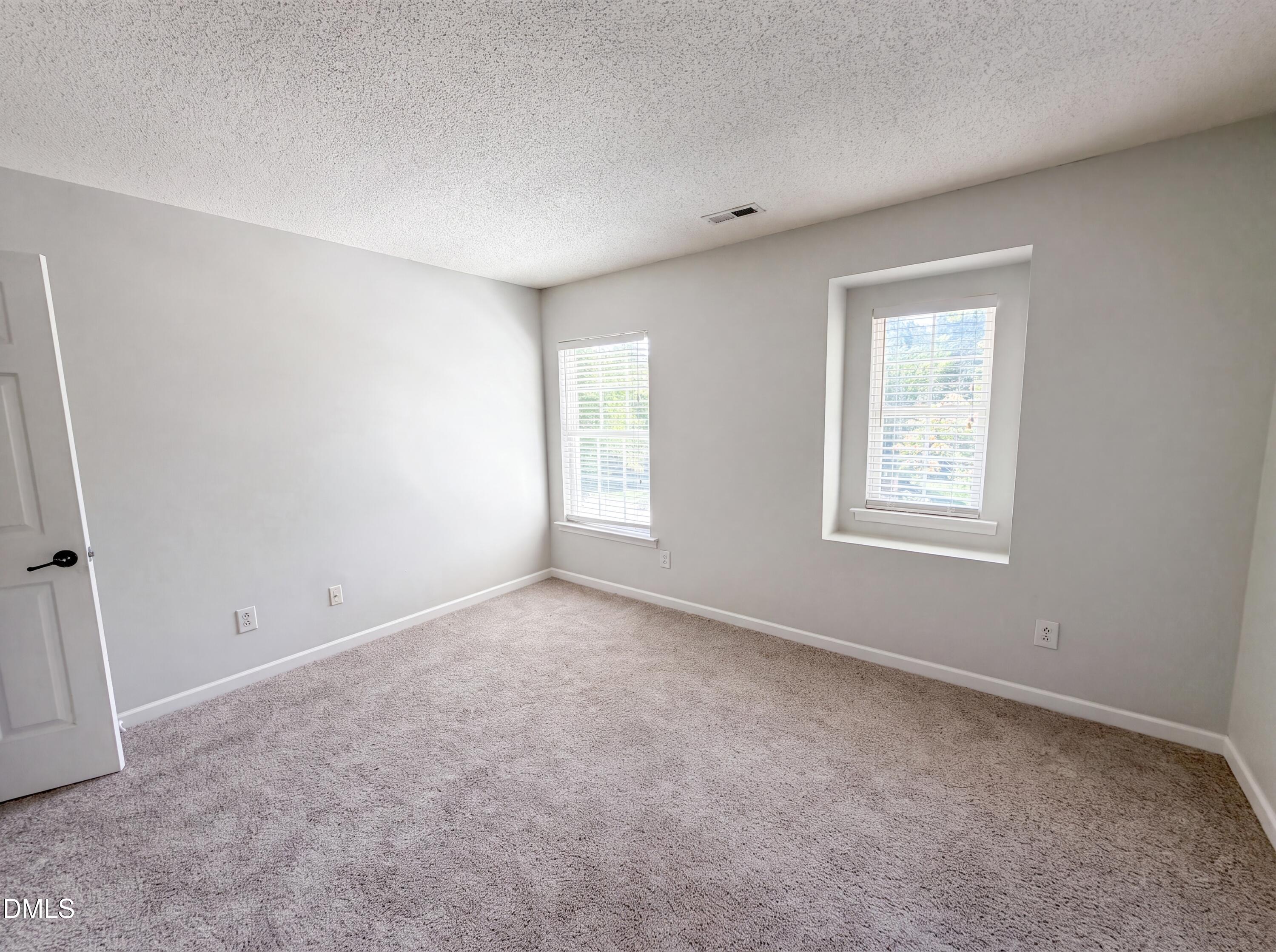 506 Hillview Drive Property Photo 9