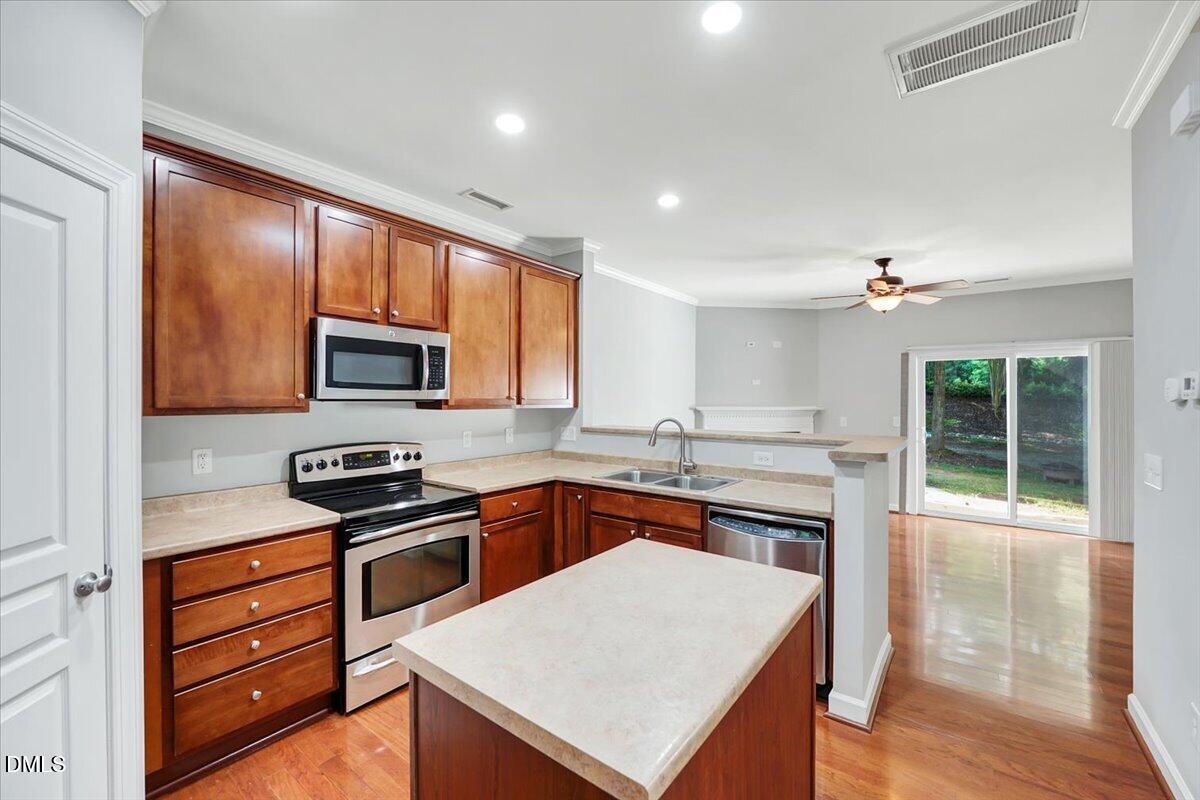 8811 Orchard Grove Way Property Photo 5