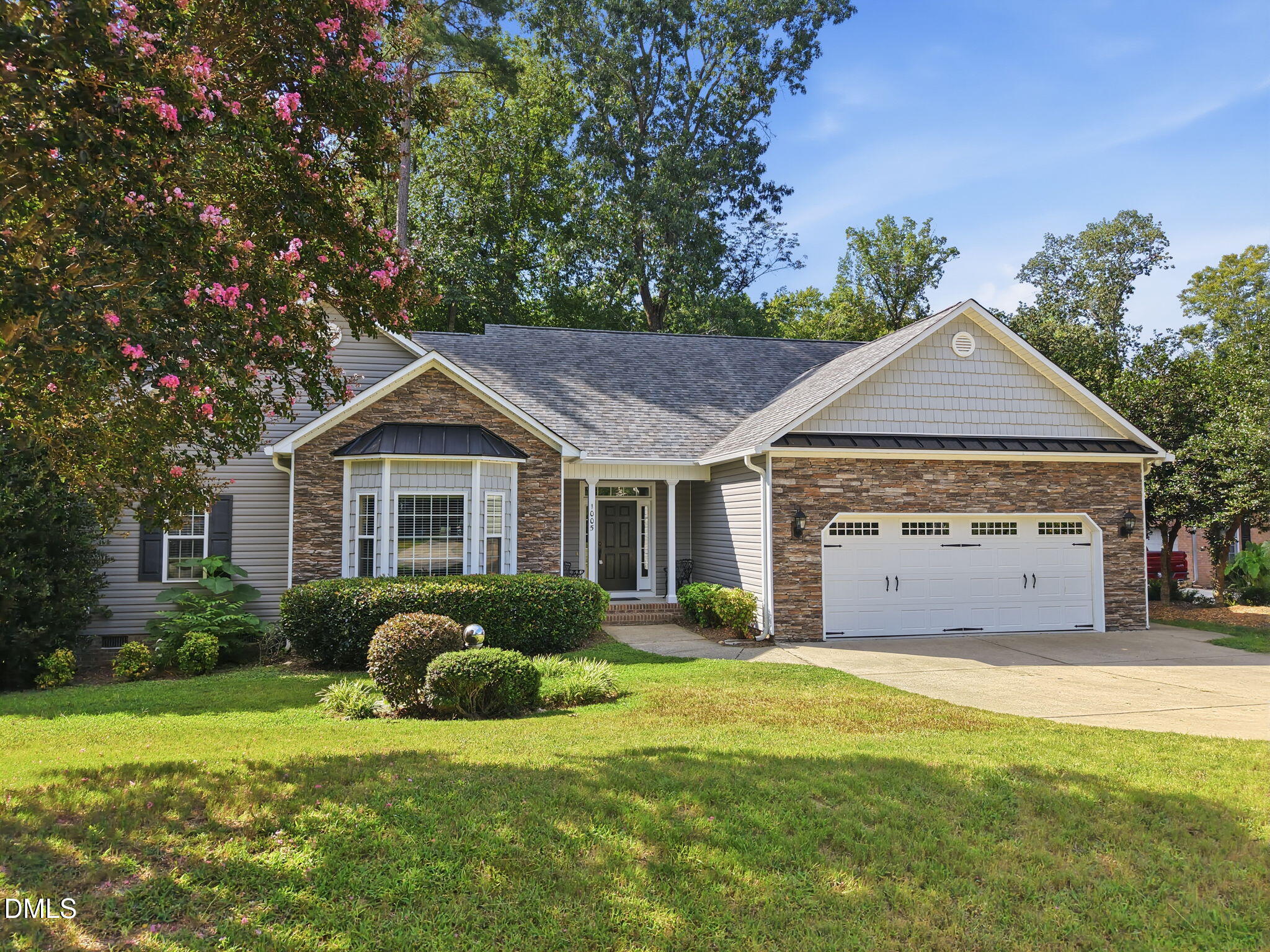 1005 Shannon Court Property Photo 3