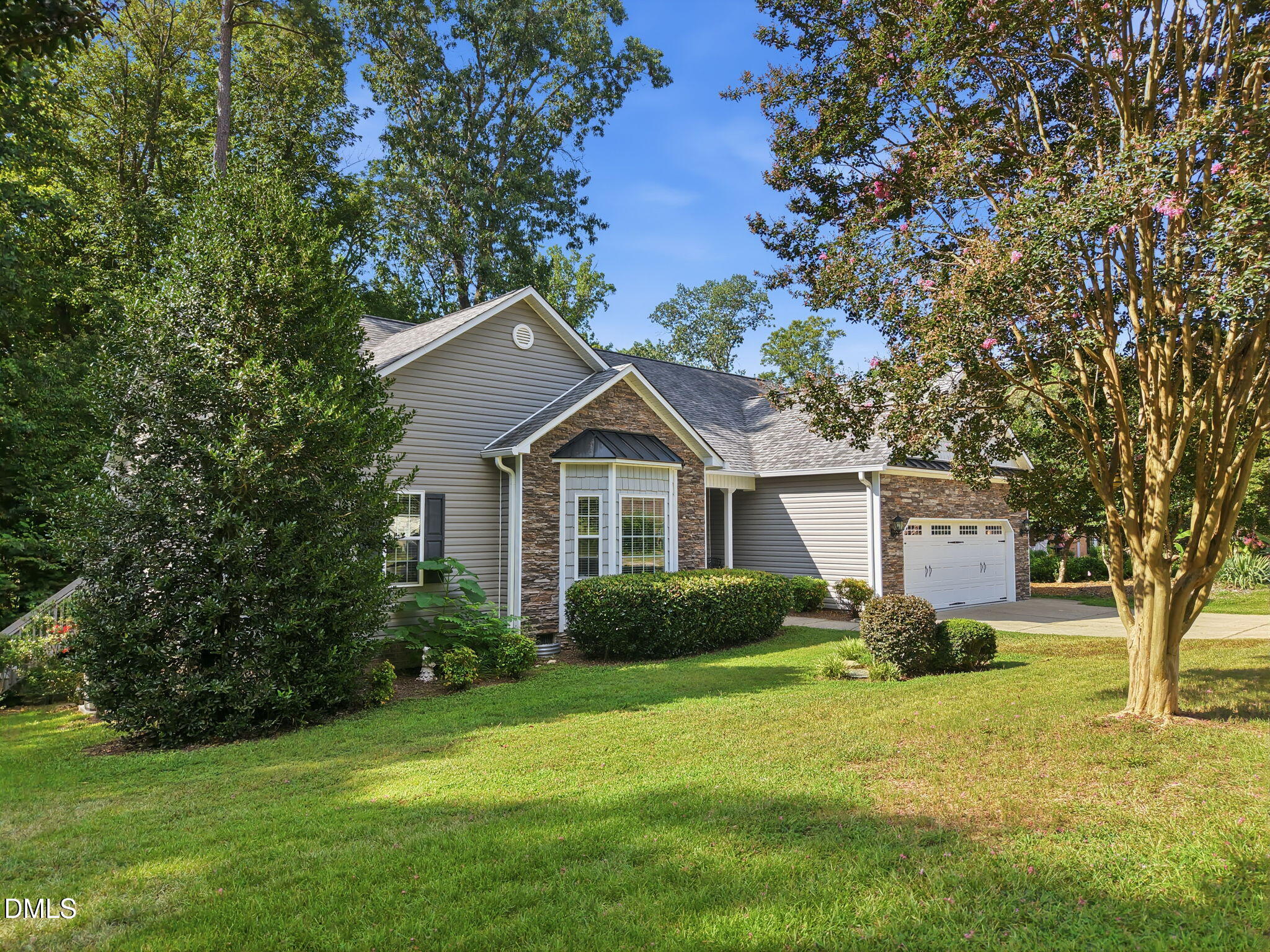 1005 Shannon Court Property Photo 4