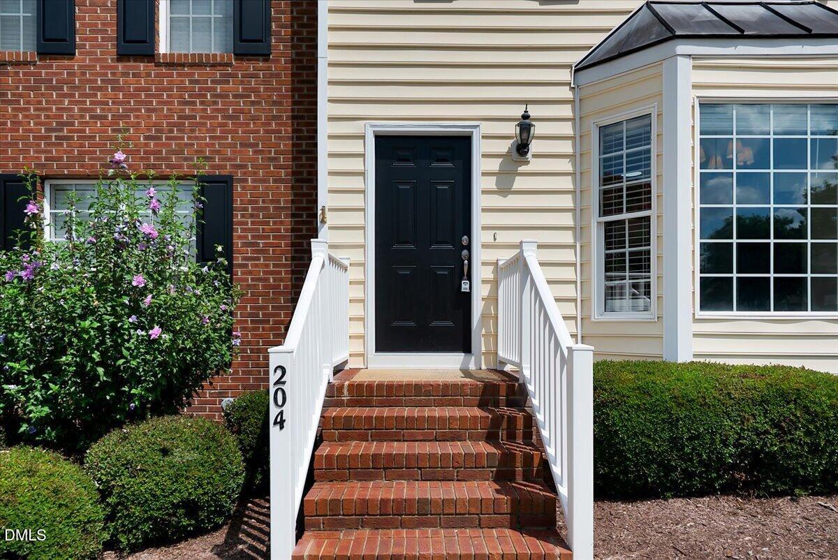 204 Knightsborough Way Property Photo 9
