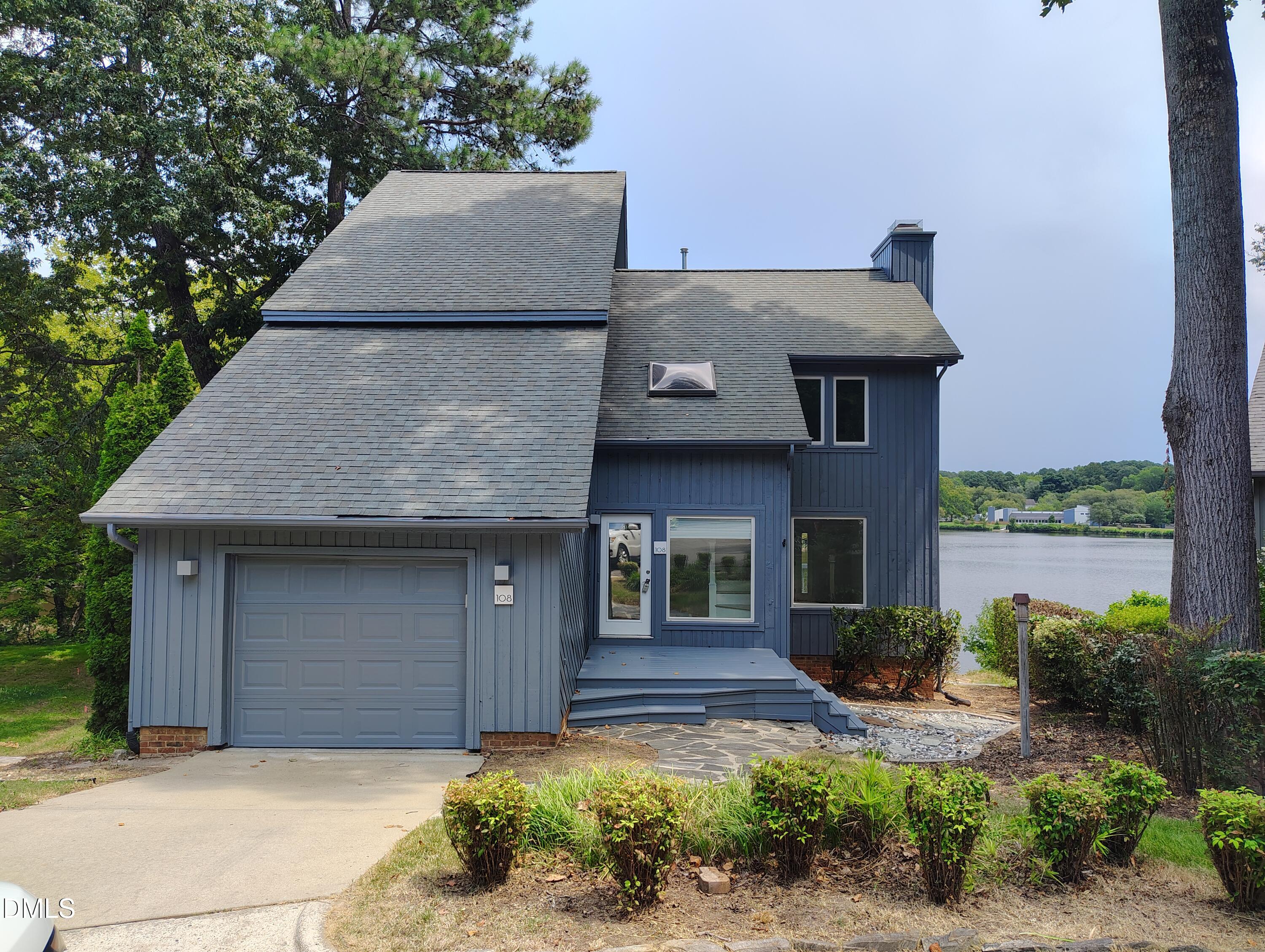 108 Mainsail Drive Property Photo 1