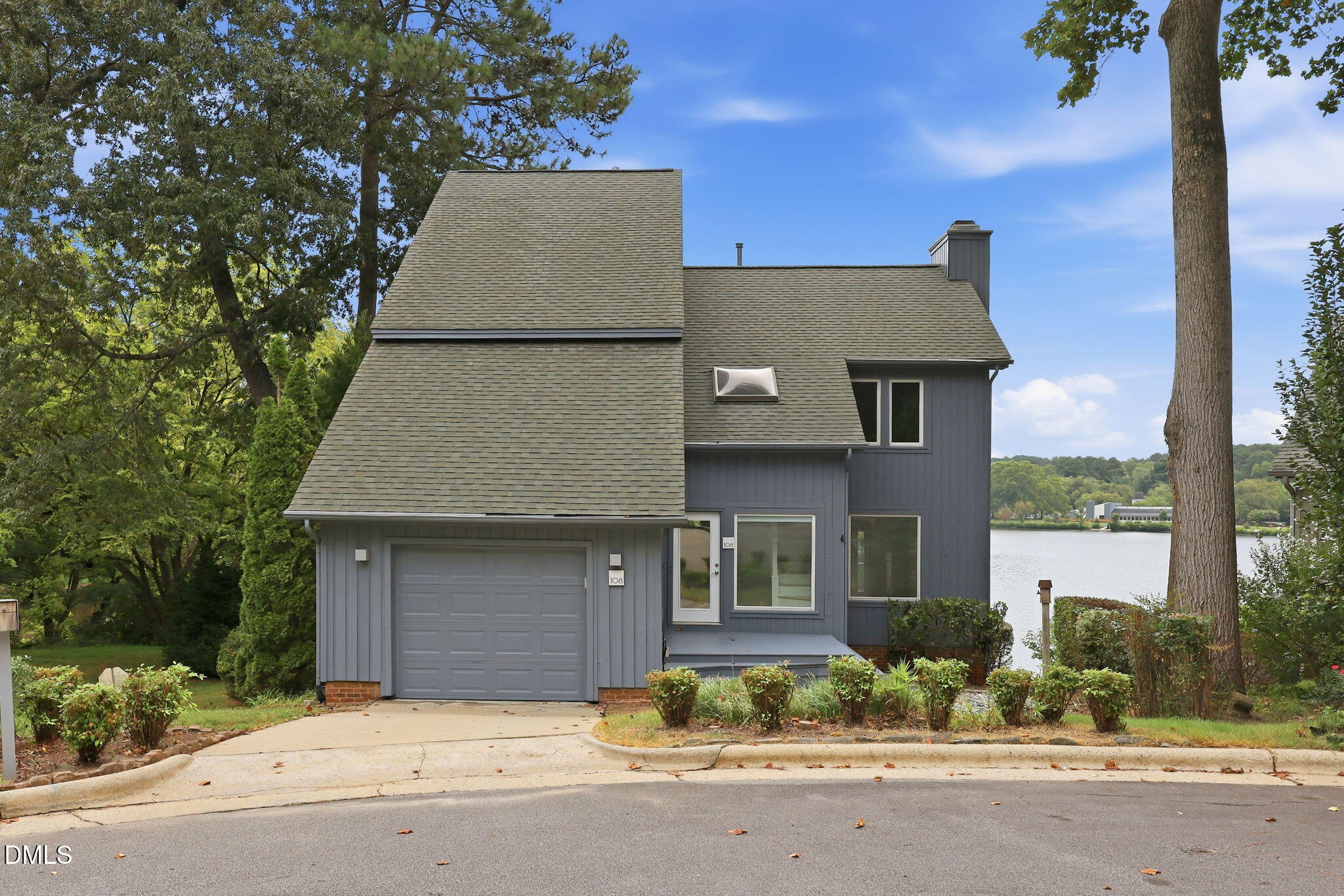 108 Mainsail Drive Property Photo 1
