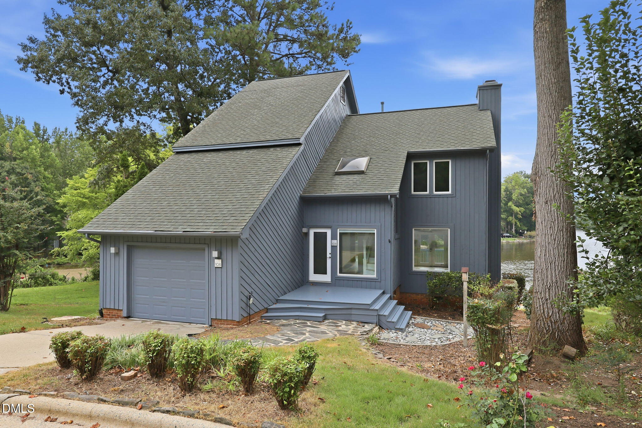 108 Mainsail Drive Property Photo 2