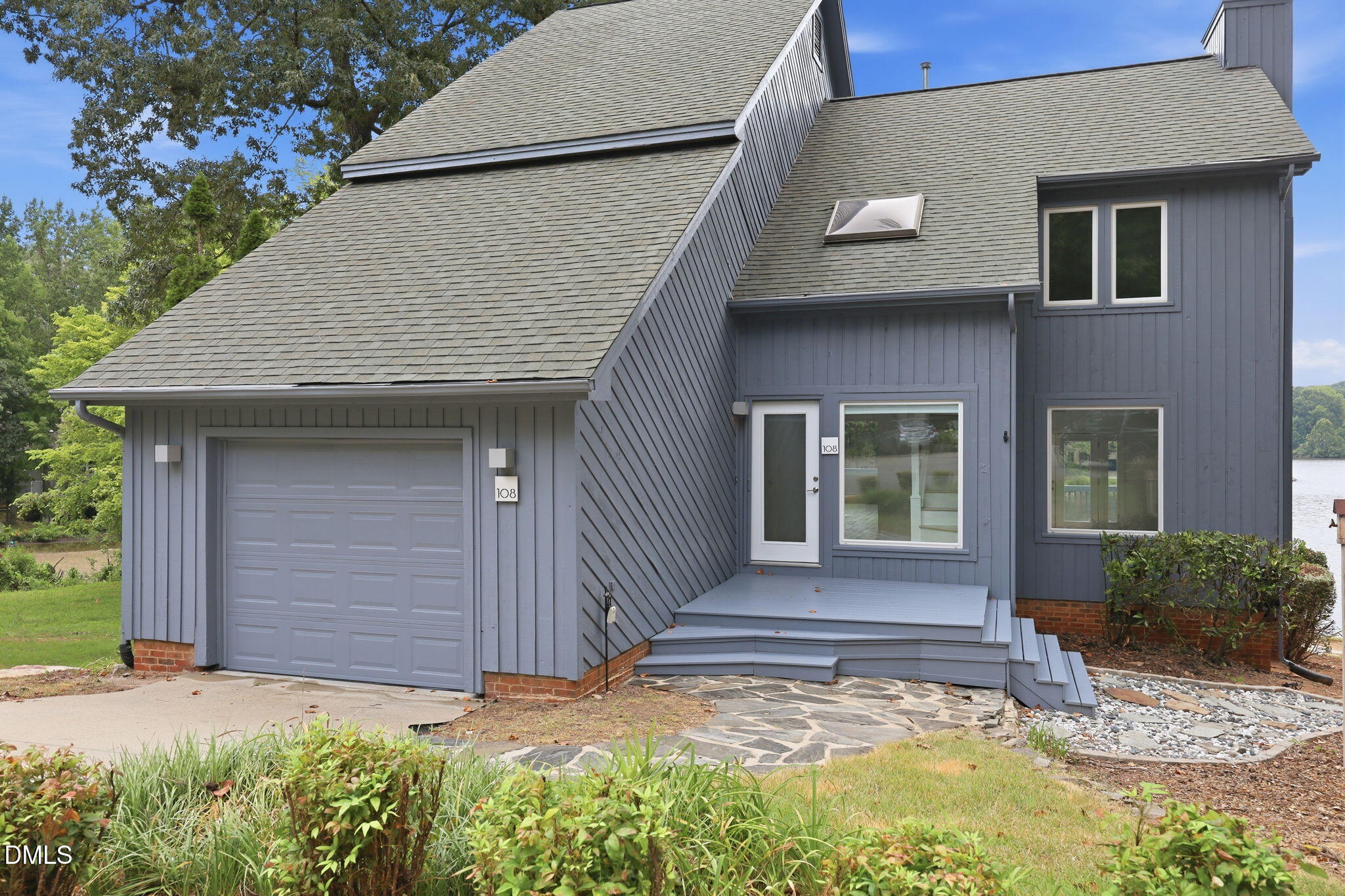 108 Mainsail Drive Property Photo 4