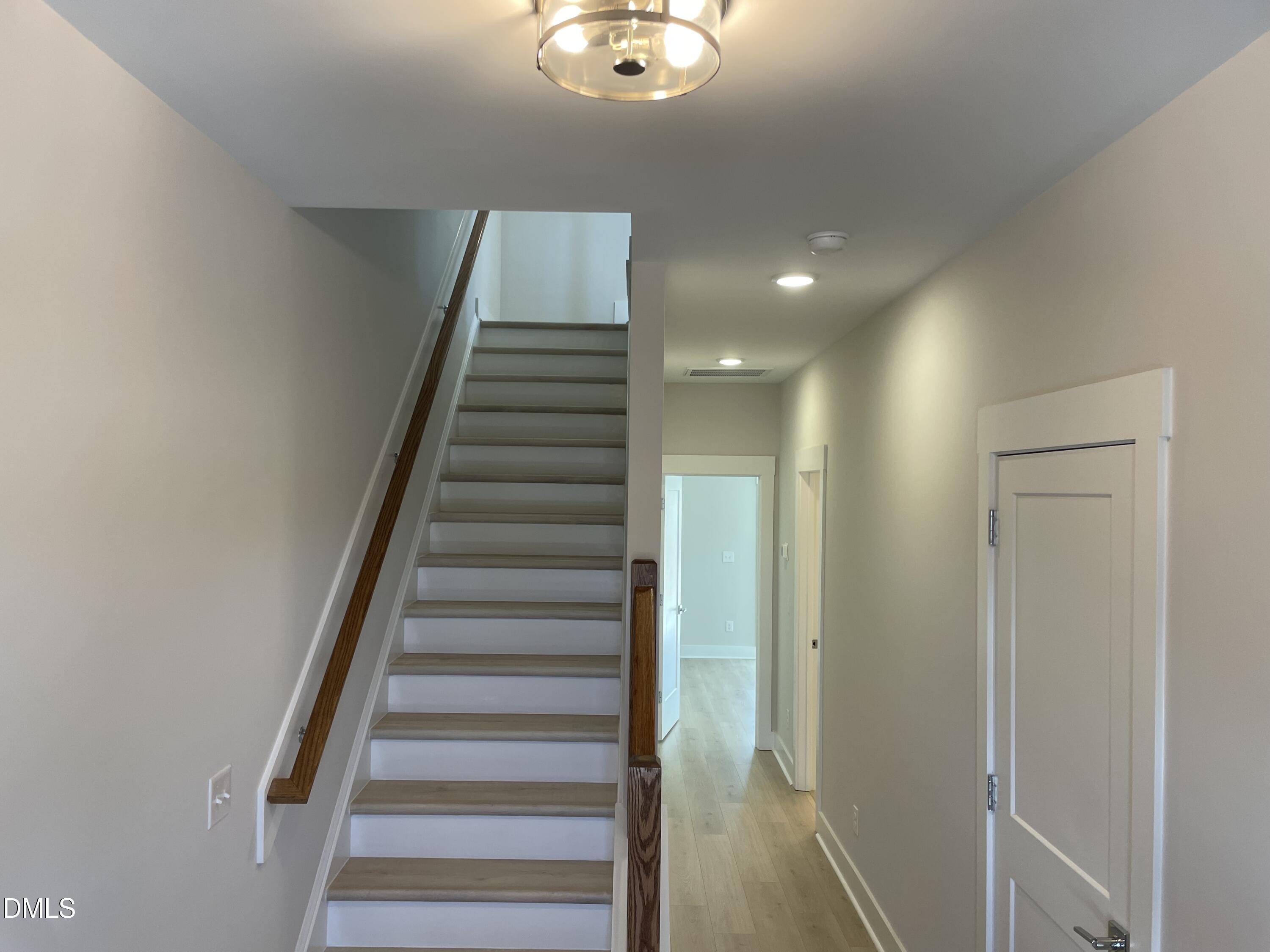 800 Portia Way Property Photo 3