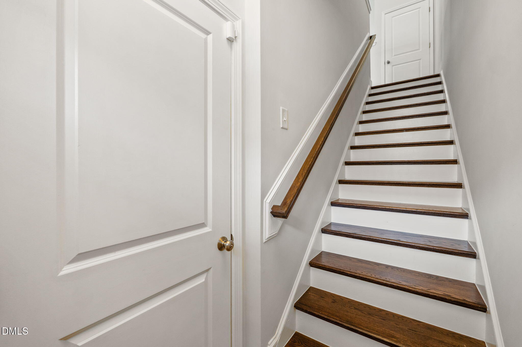 1039 Commack Drive Property Photo 4