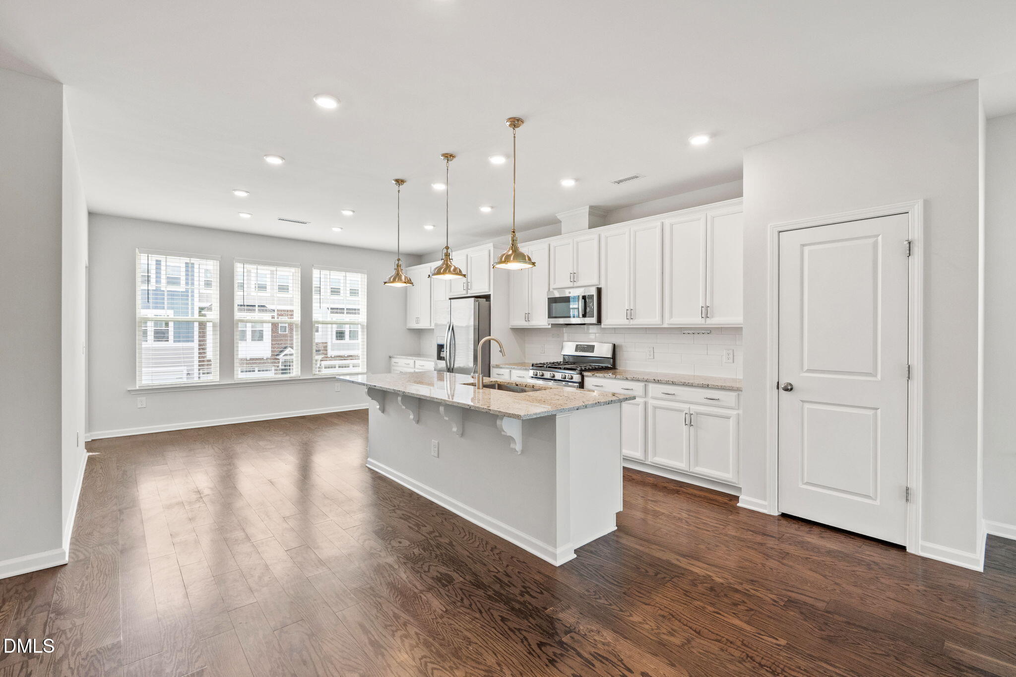 1039 Commack Drive Property Photo 6
