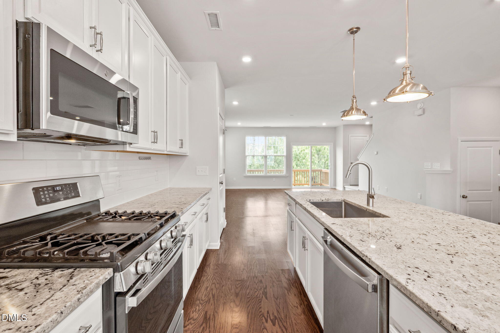 1039 Commack Drive Property Photo 9