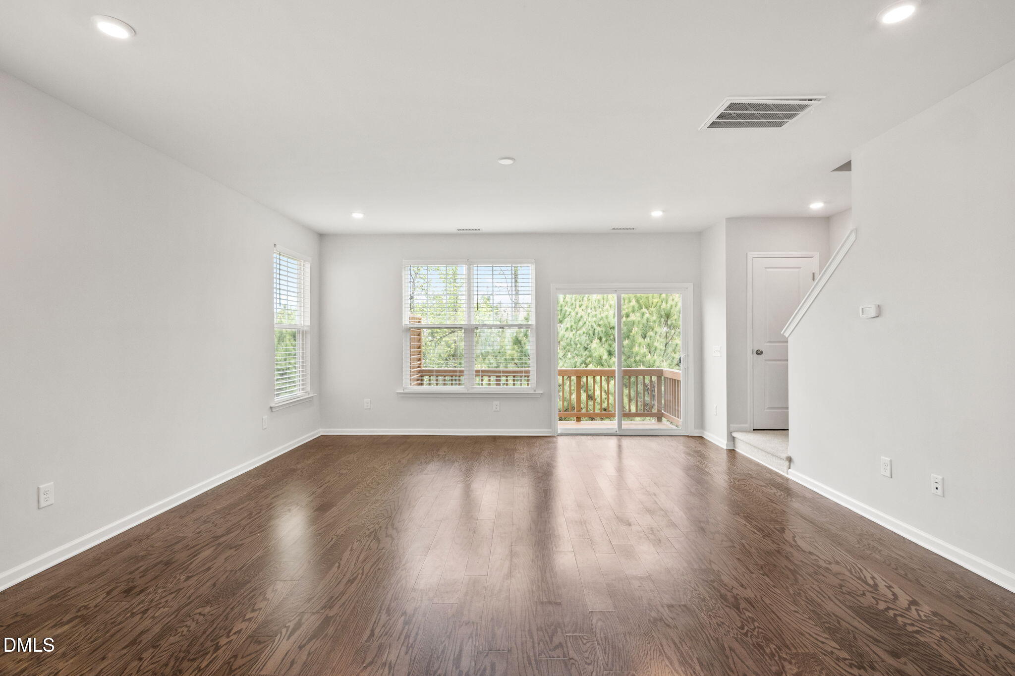 1039 Commack Drive Property Photo 14