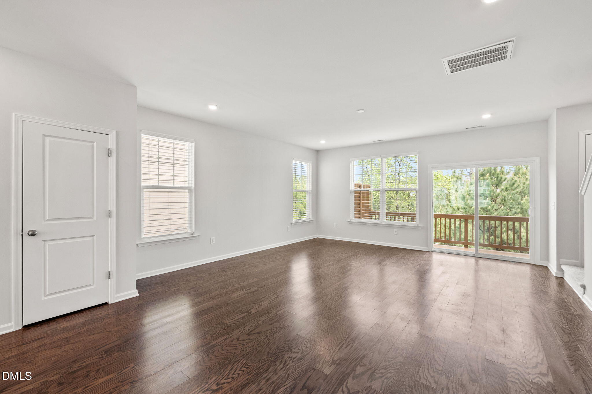 1039 Commack Drive Property Photo 16