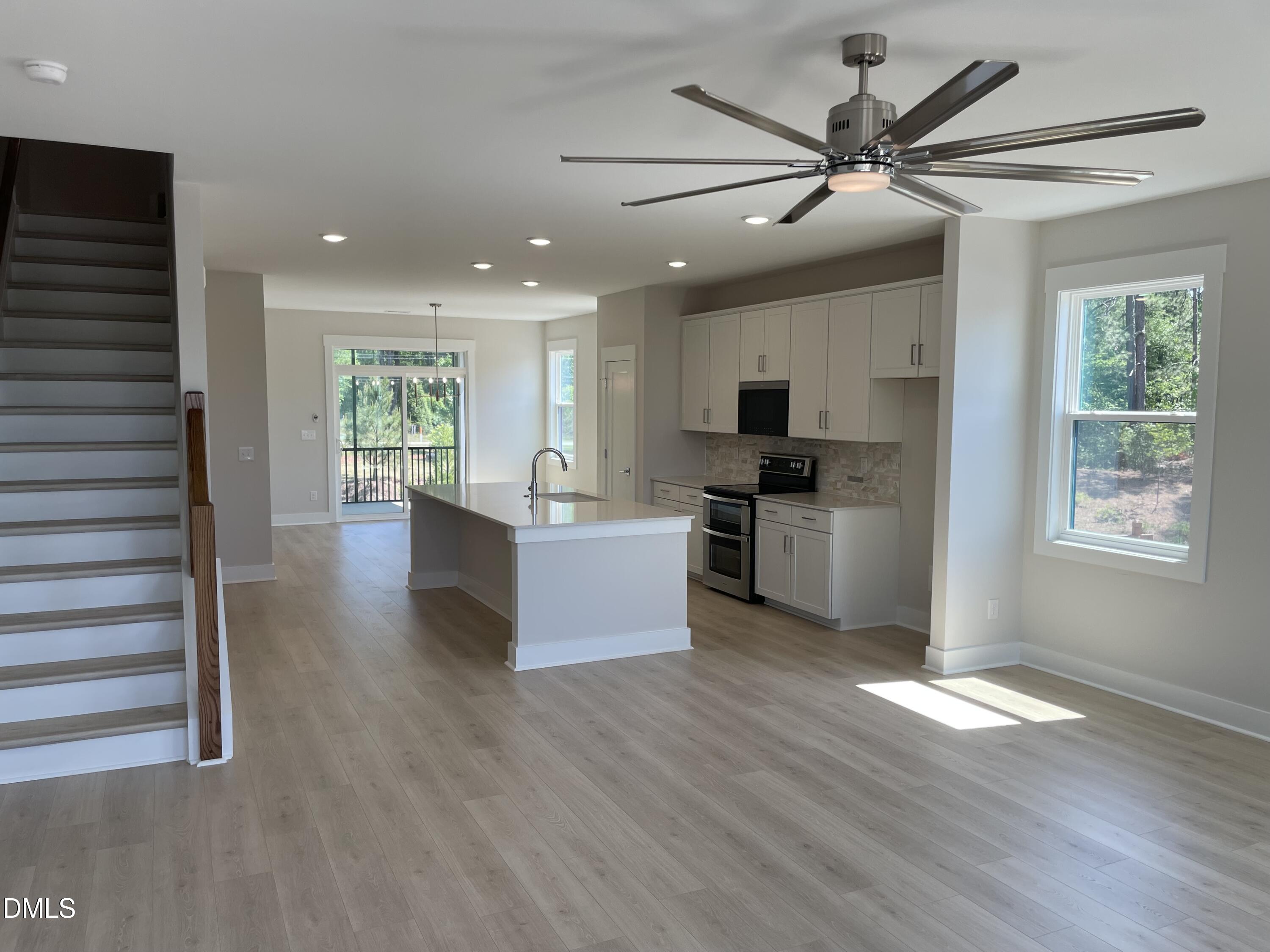 1112 Bacchanal Lane Property Photo 6