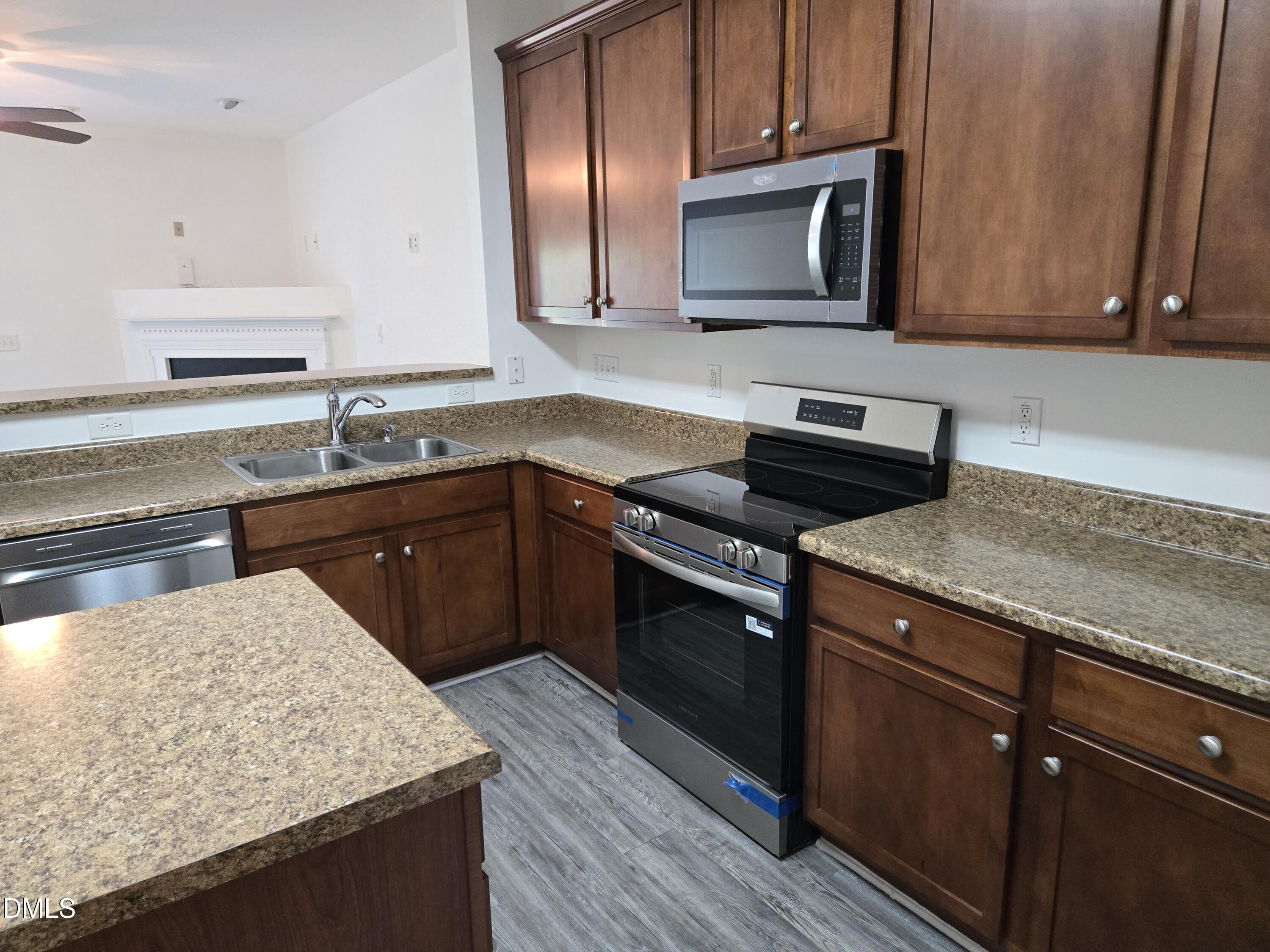 3005 Courtney Creek Boulevard Property Photo 4
