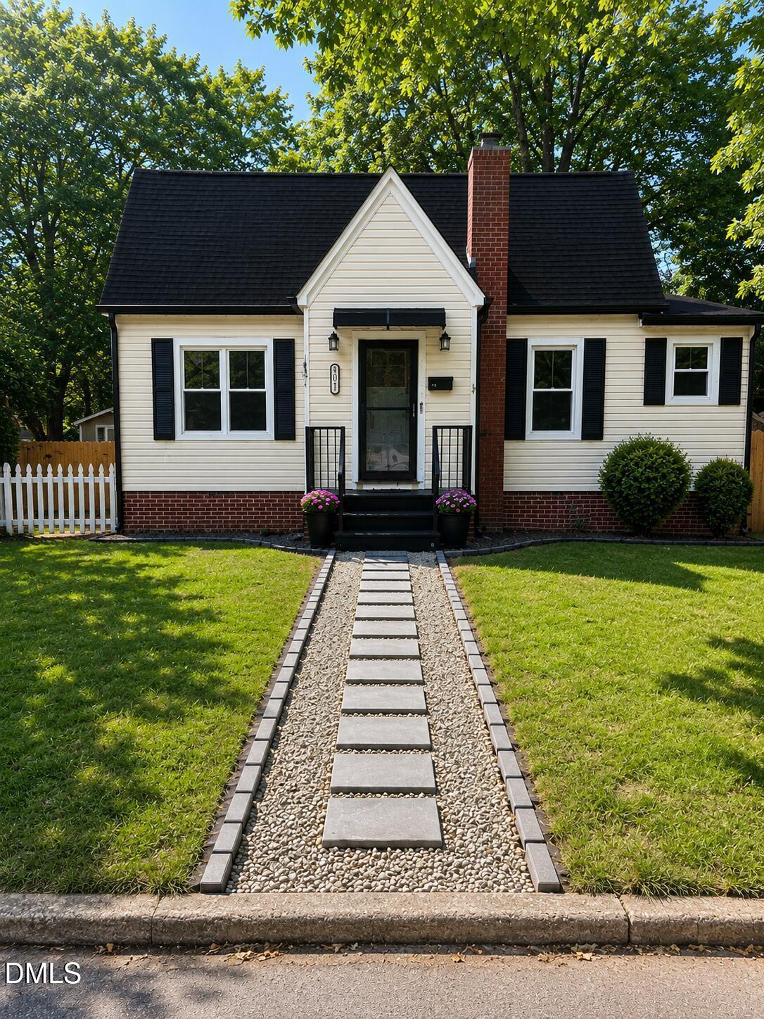 401 Banks Street Property Photo 1