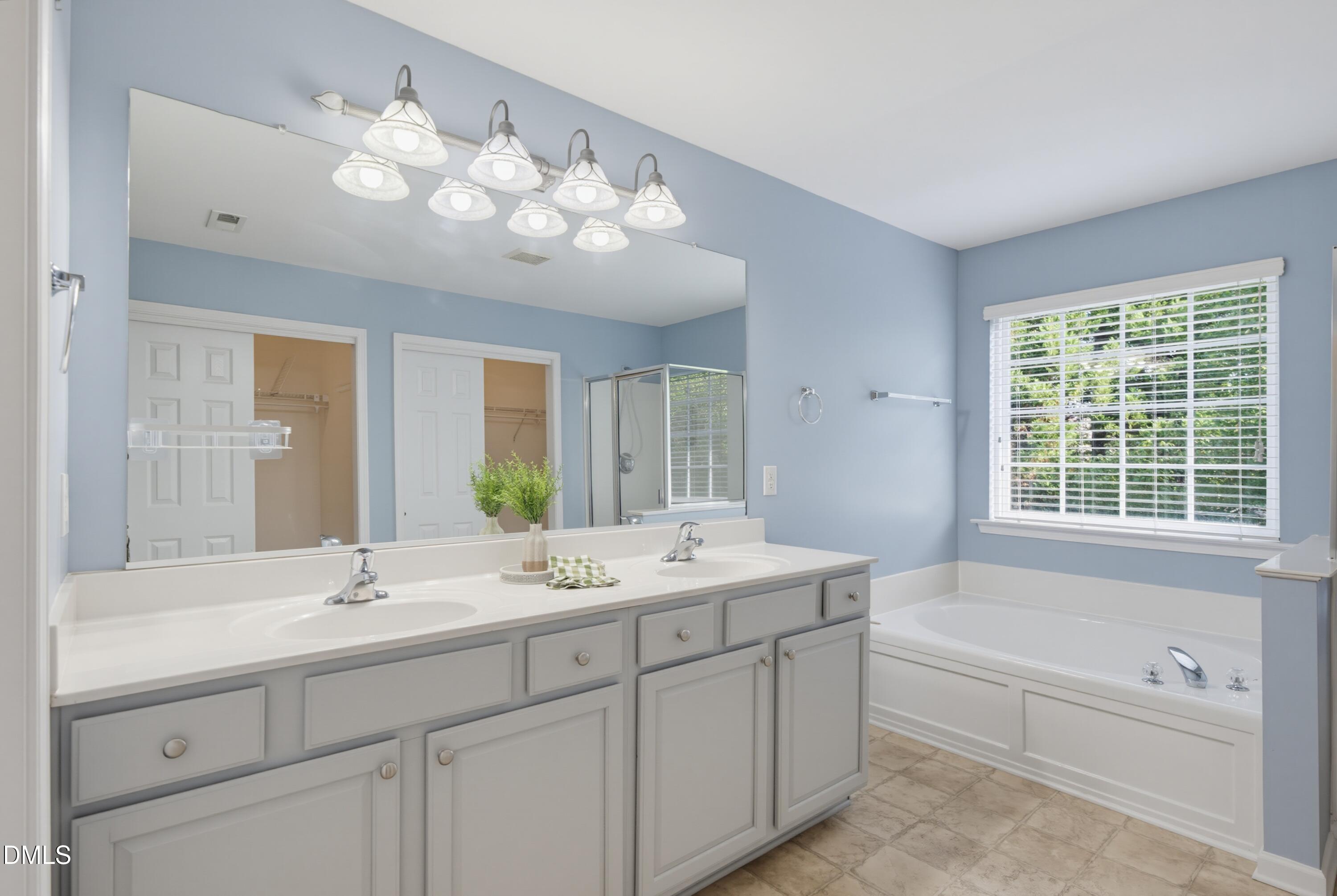 2536 Gregmoor Court Property Photo 16