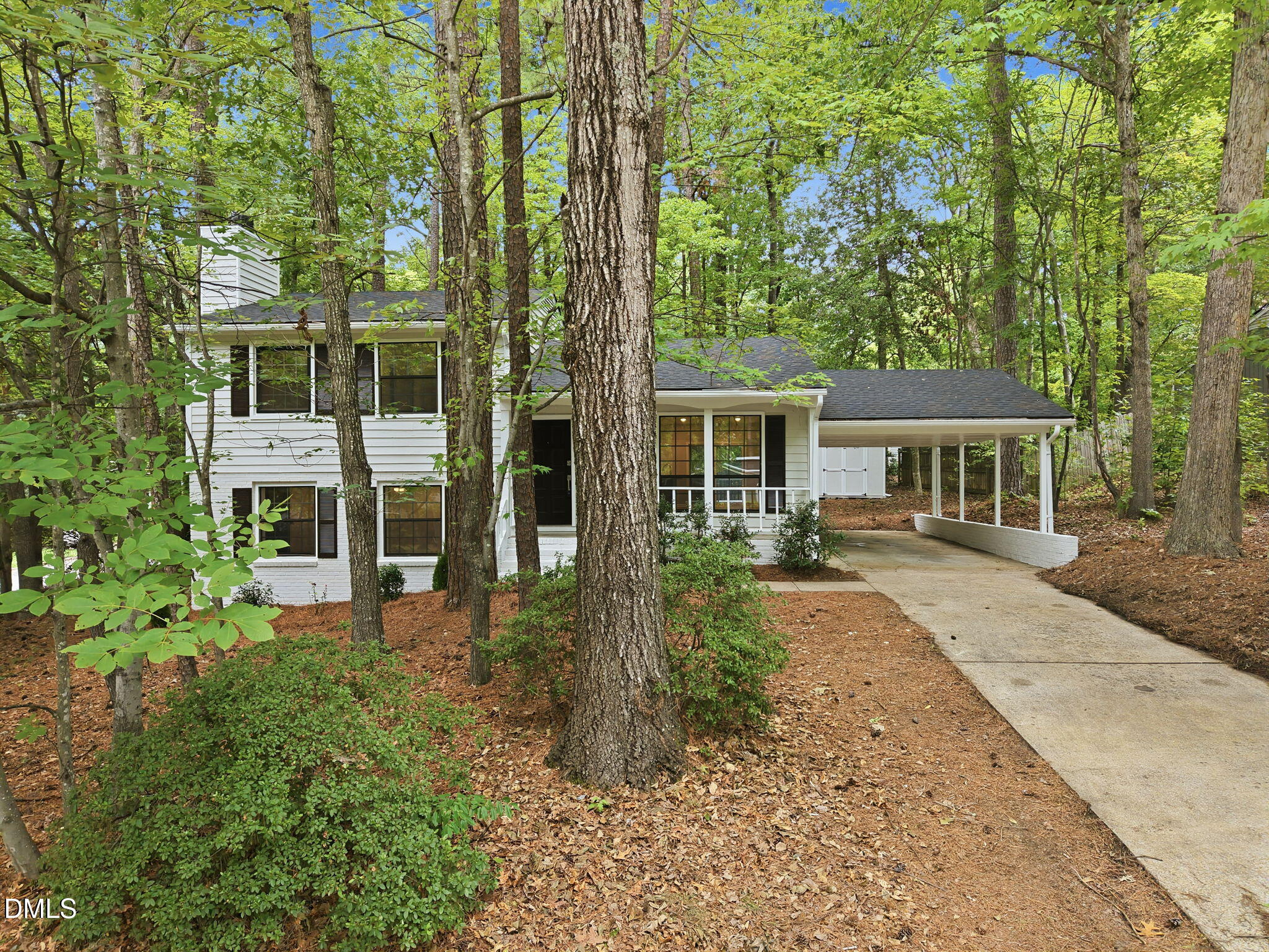 1006 Suterland Road Property Photo 2