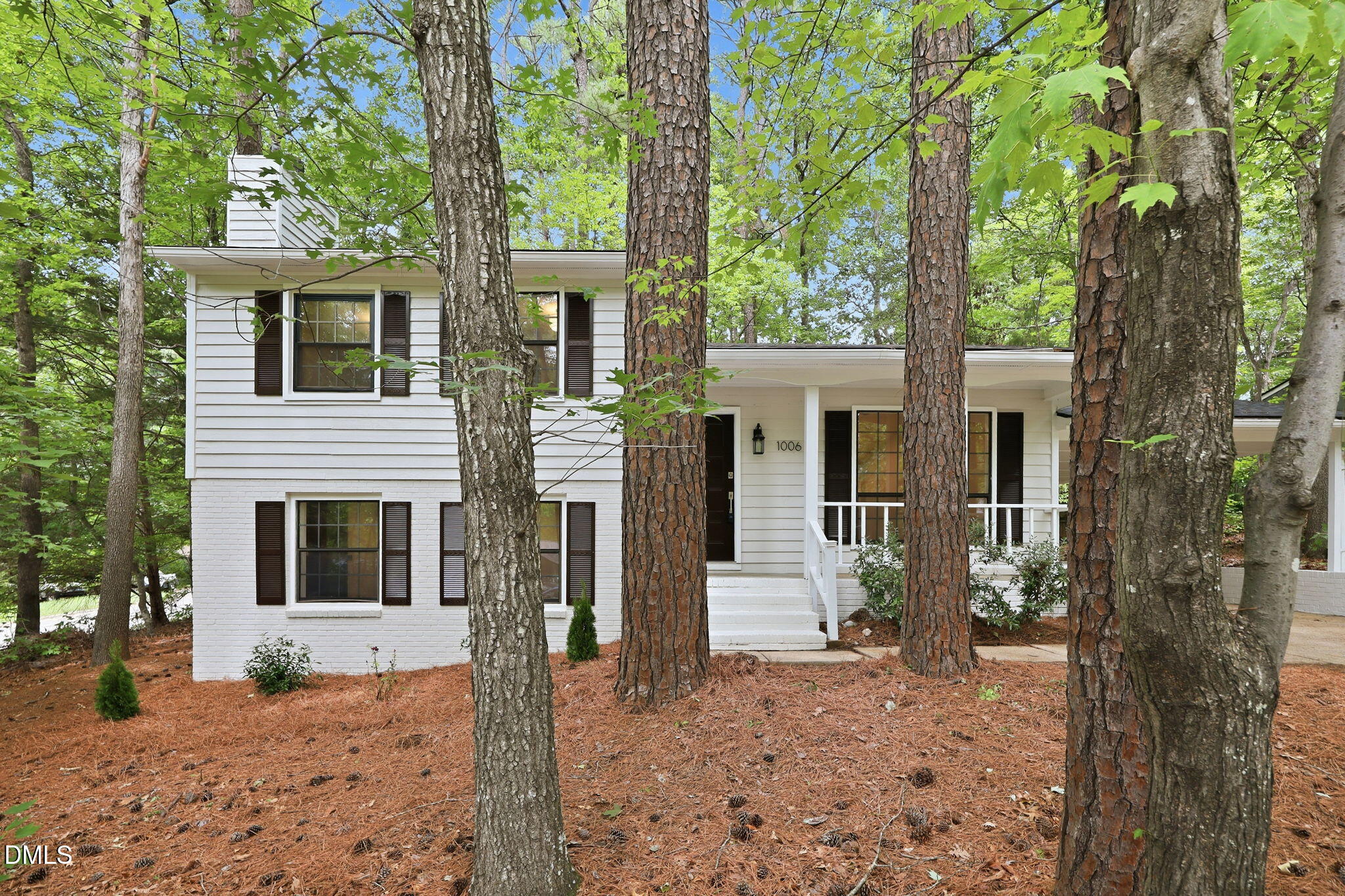 1006 Suterland Road Property Photo 3