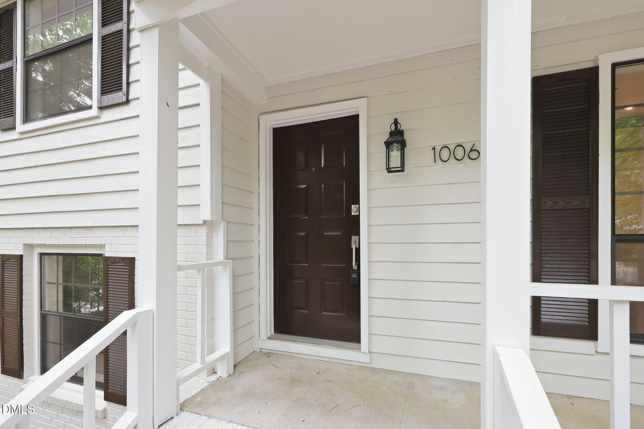 1006 Suterland Road Property Photo 5
