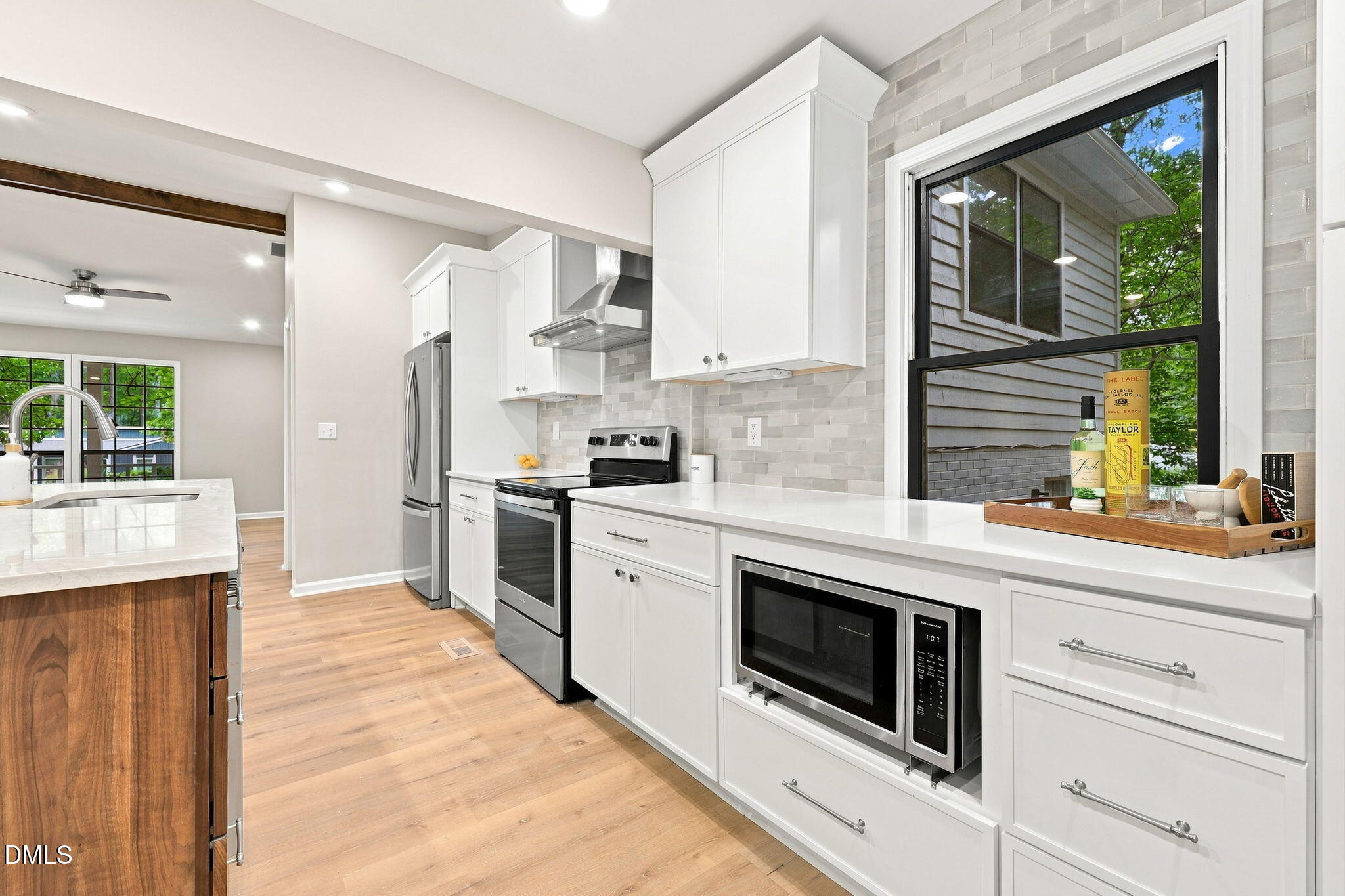 1006 Suterland Road Property Photo 15