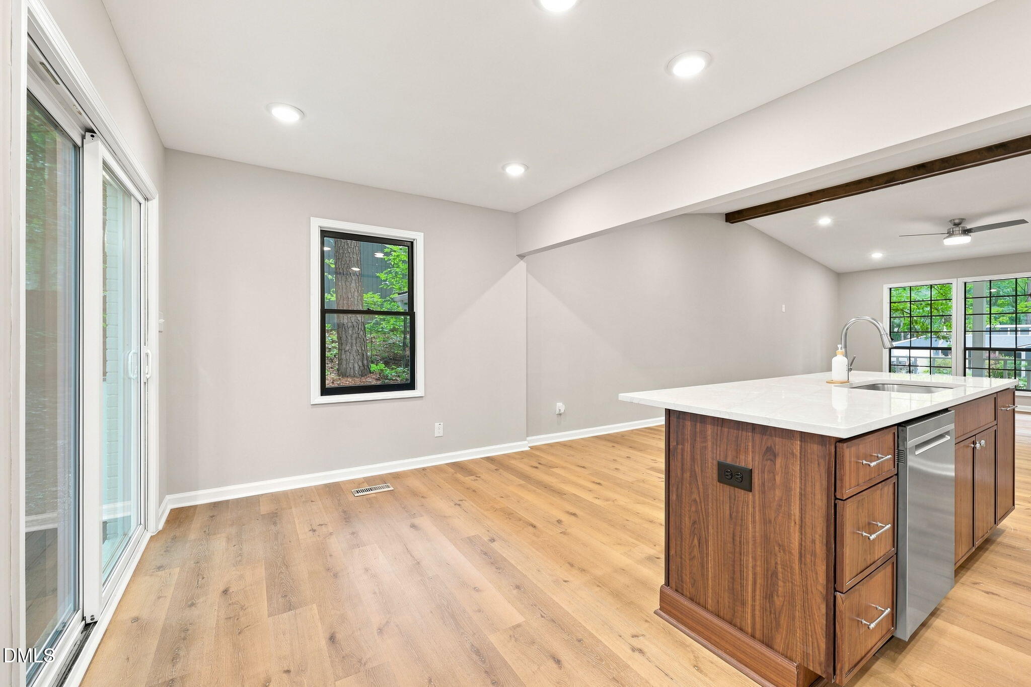1006 Suterland Road Property Photo 17