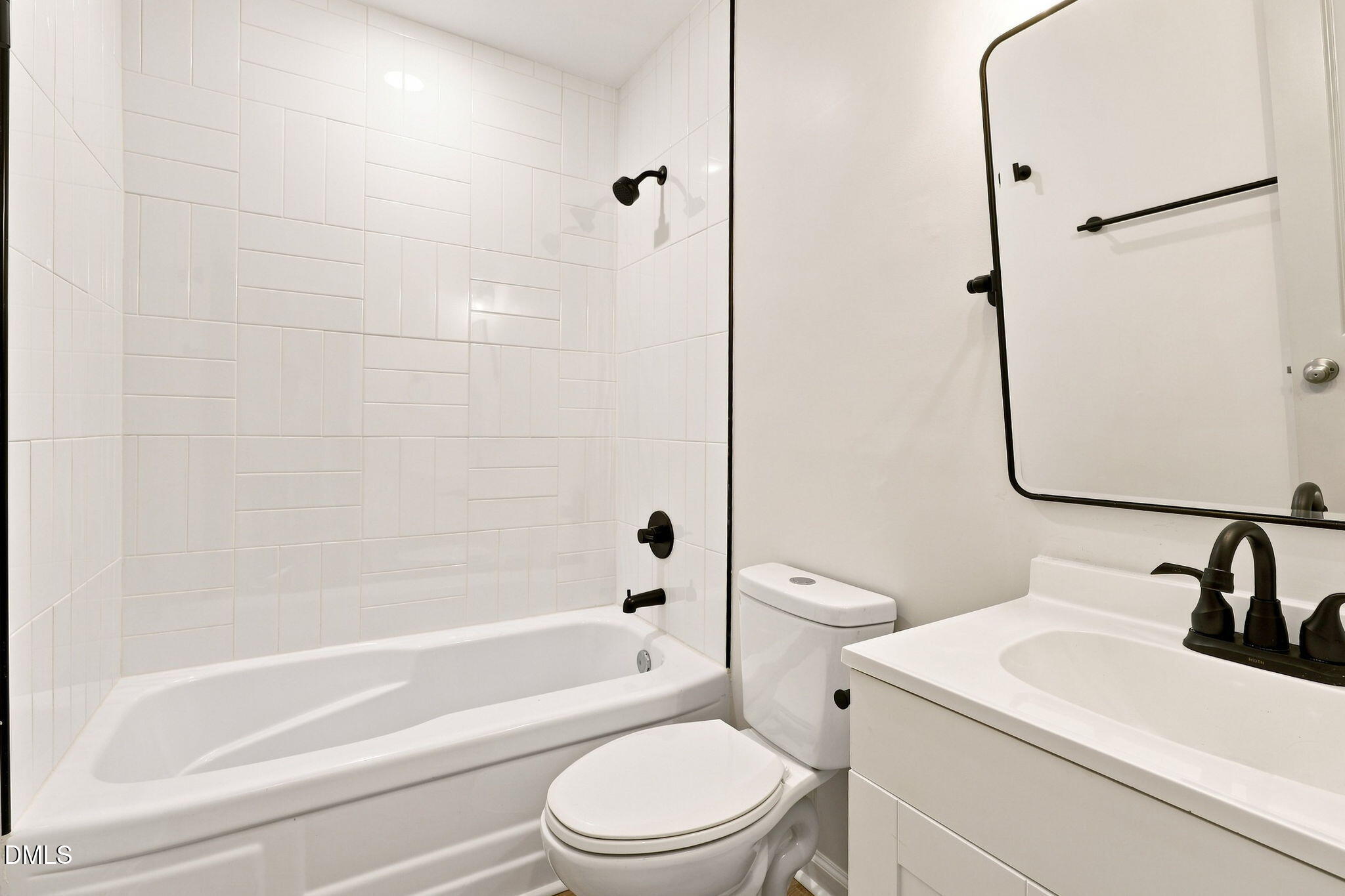 1006 Suterland Road Property Photo 27