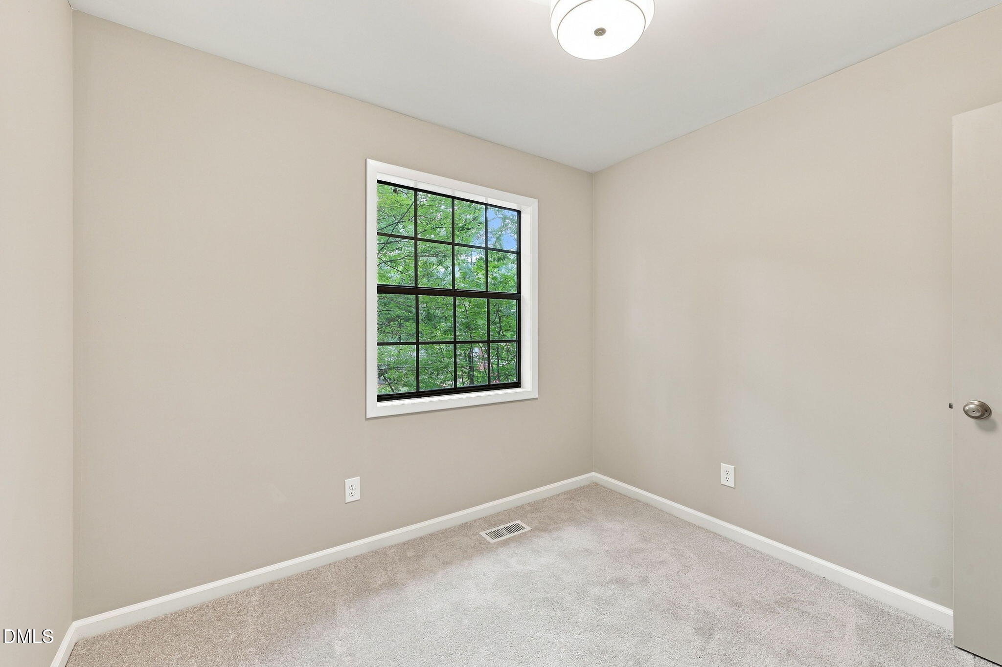 1006 Suterland Road Property Photo 29