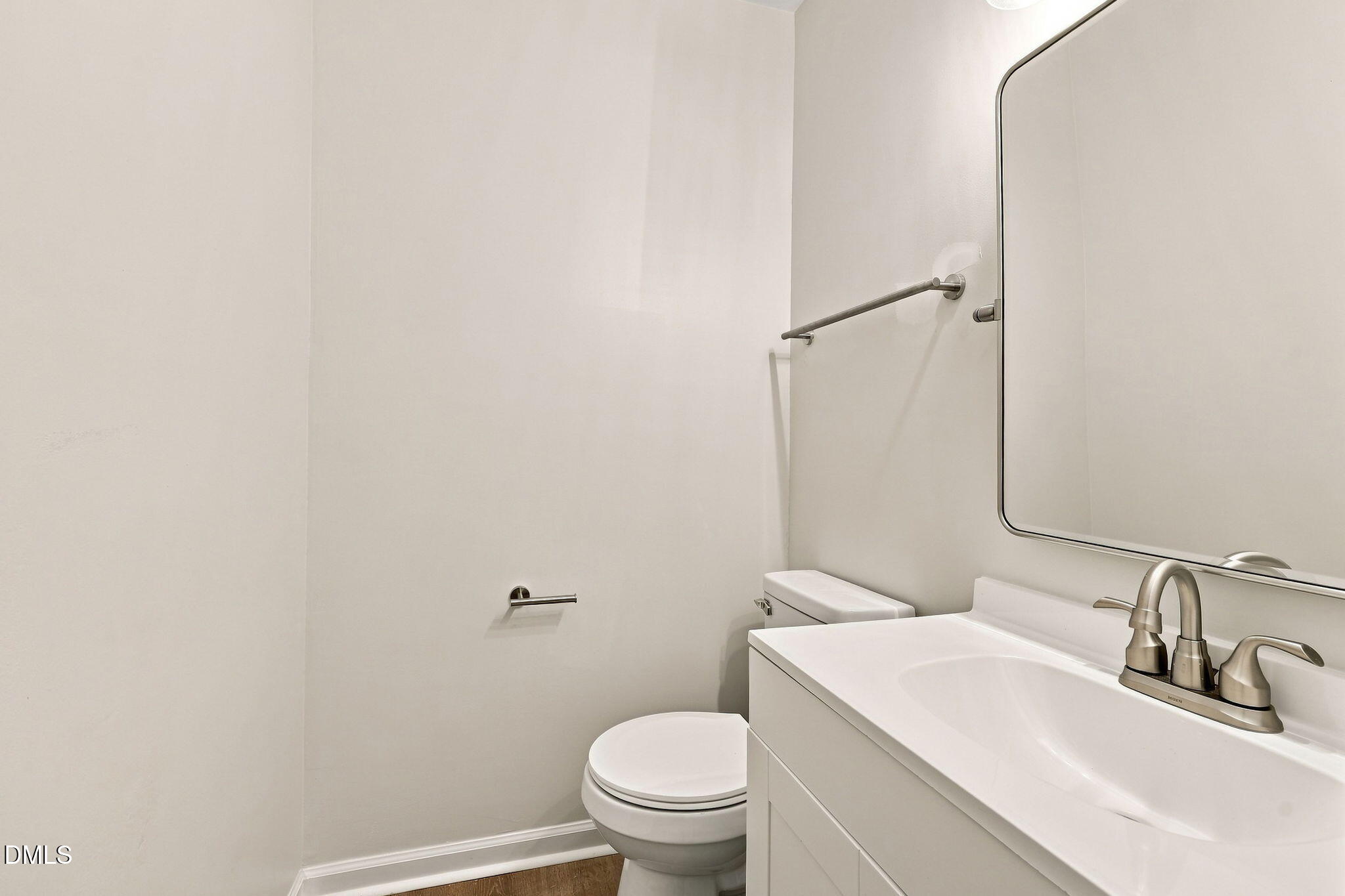 1006 Suterland Road Property Photo 30