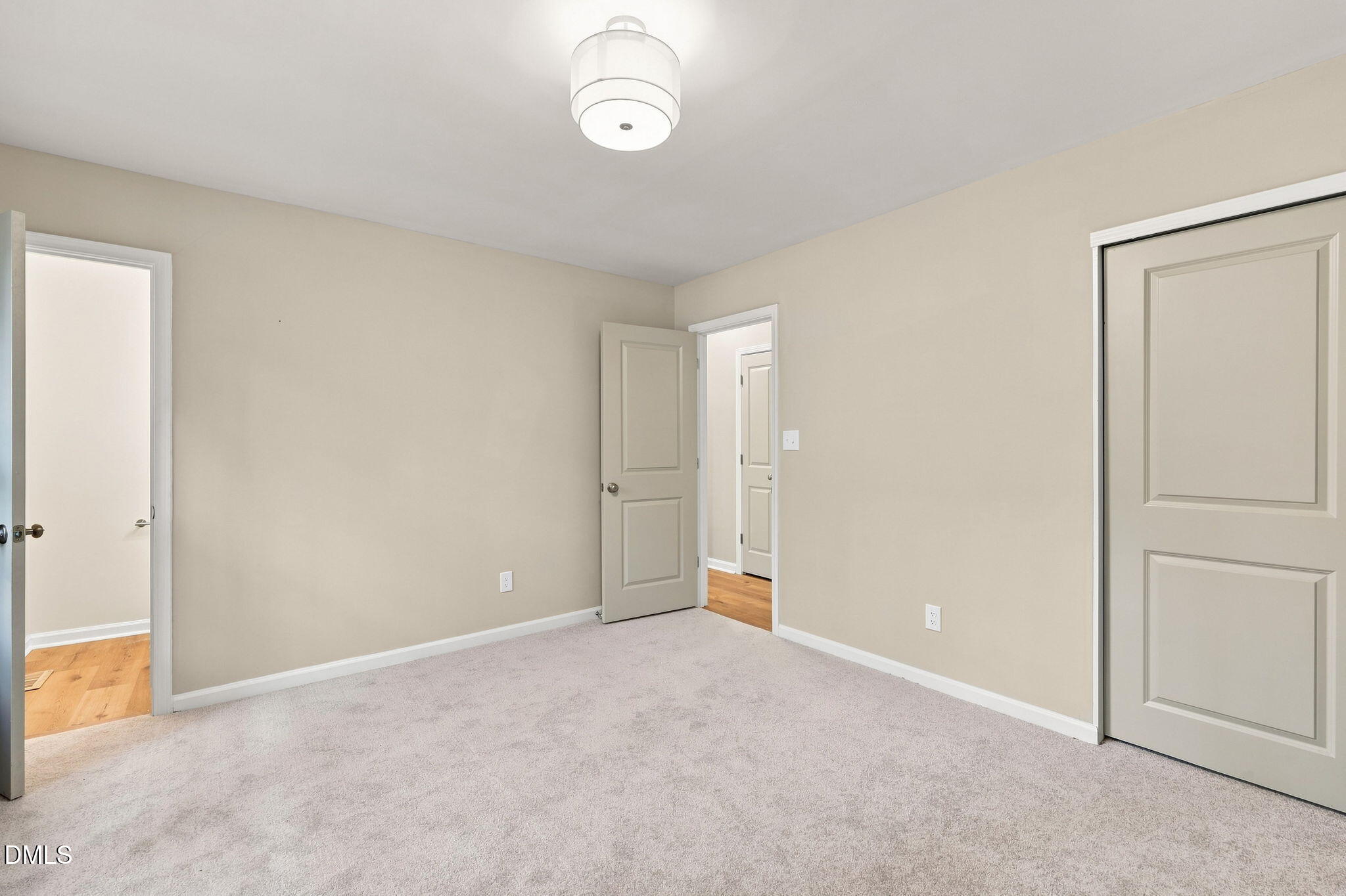 1006 Suterland Road Property Photo 31