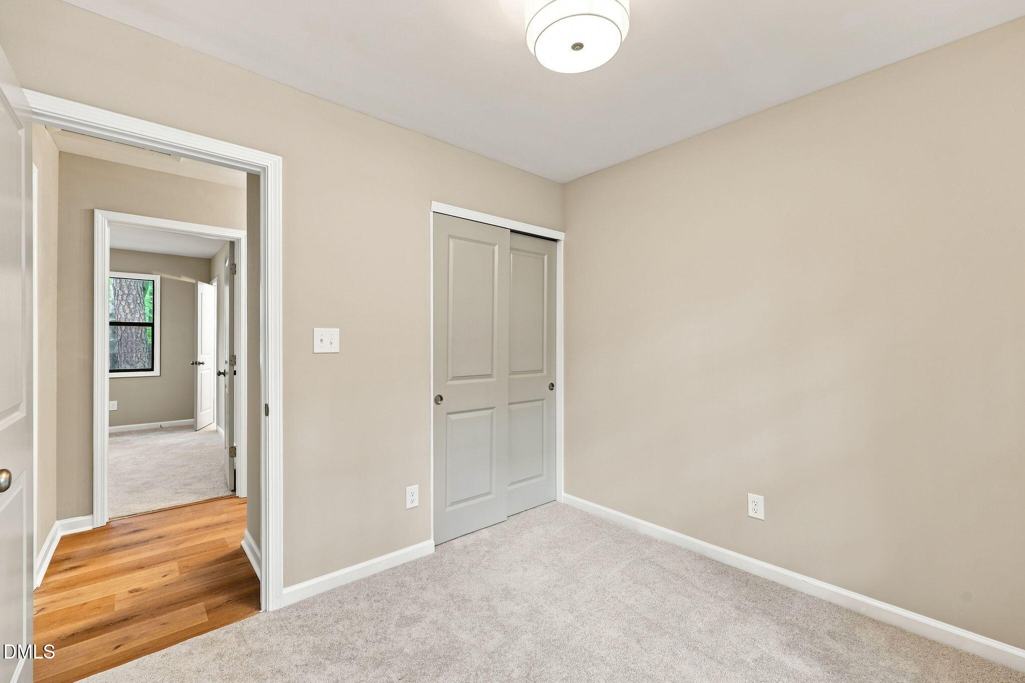 1006 Suterland Road Property Photo 32