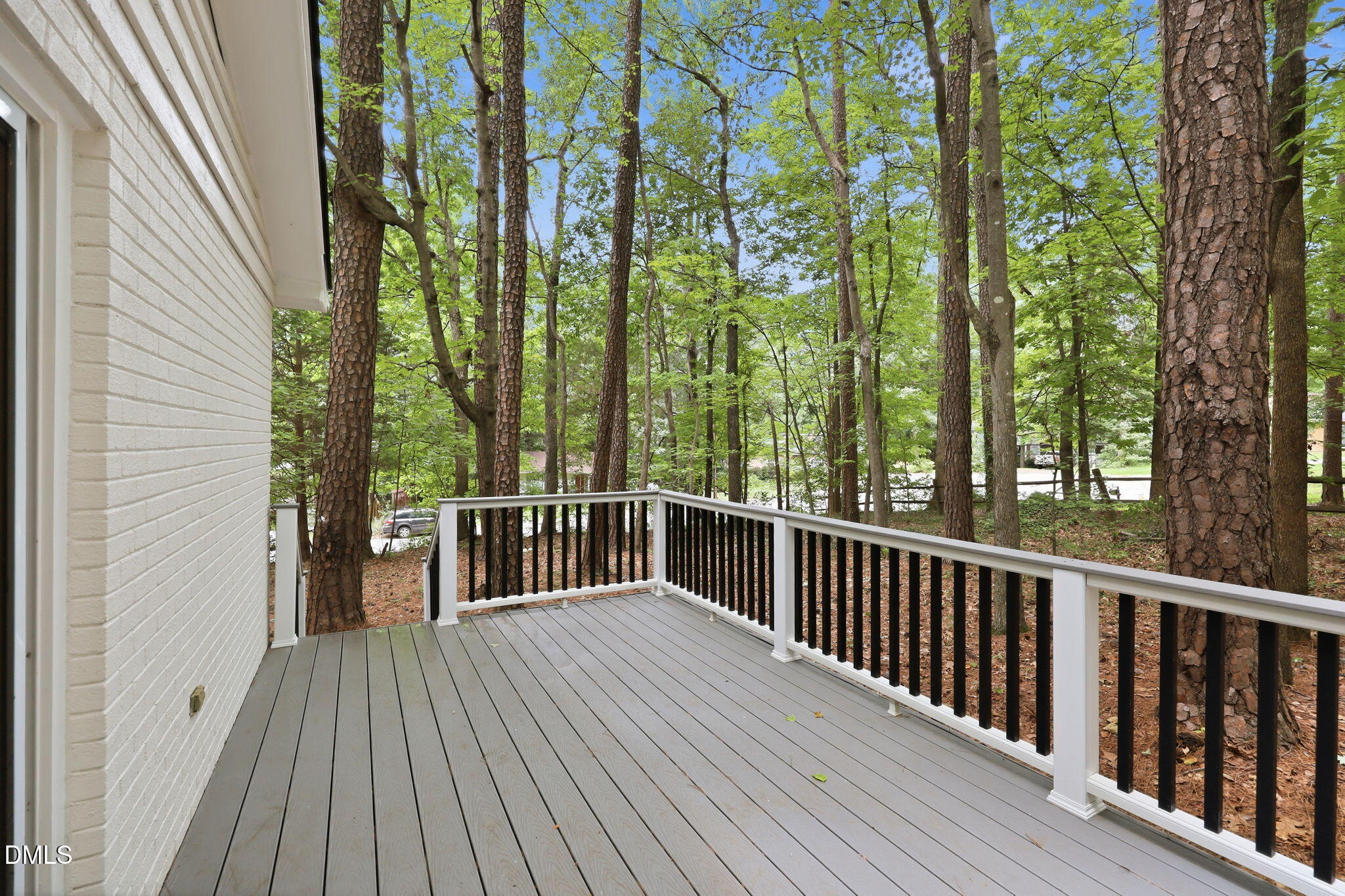 1006 Suterland Road Property Photo 35