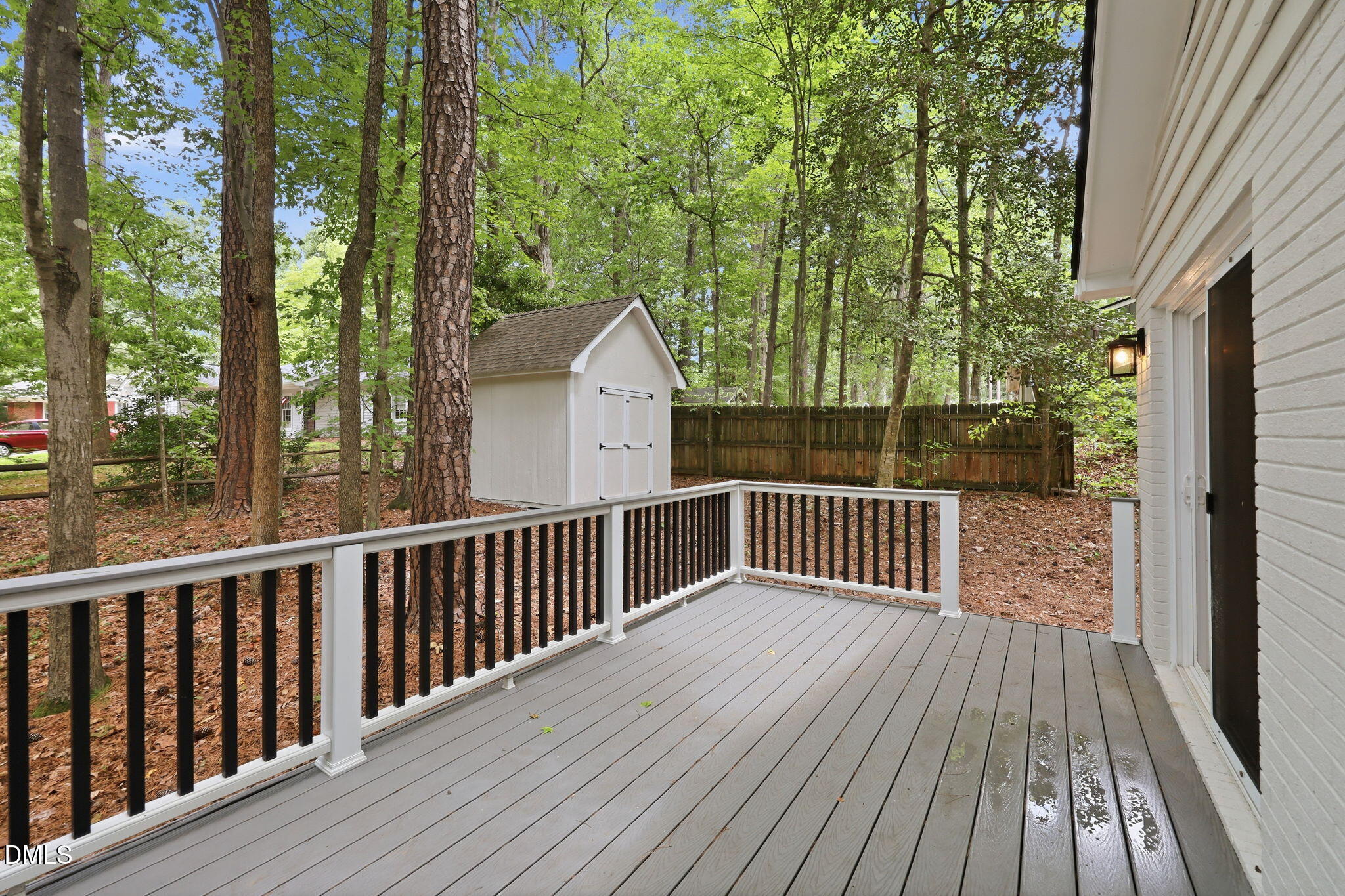 1006 Suterland Road Property Photo 38