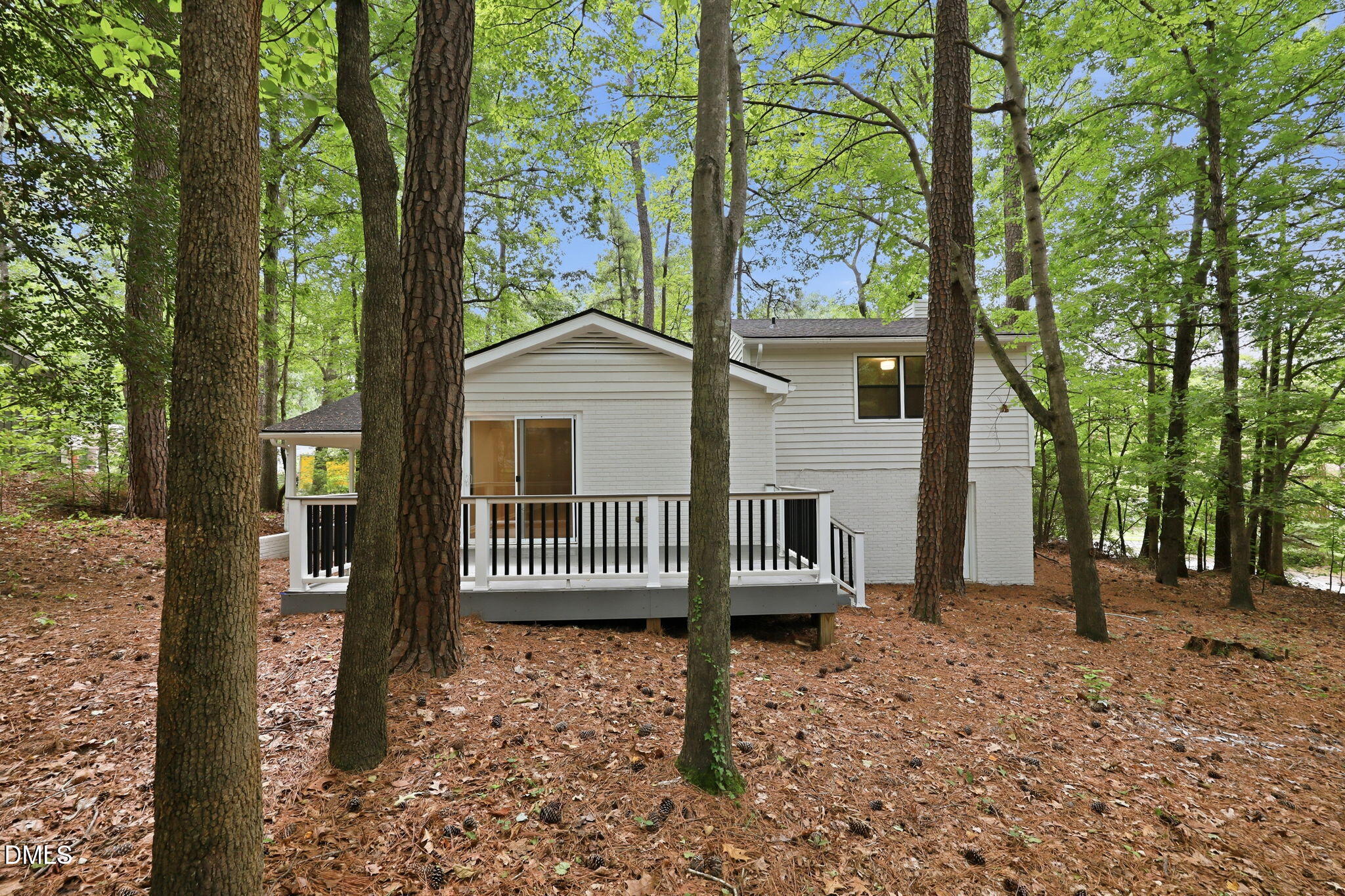 1006 Suterland Road Property Photo 40