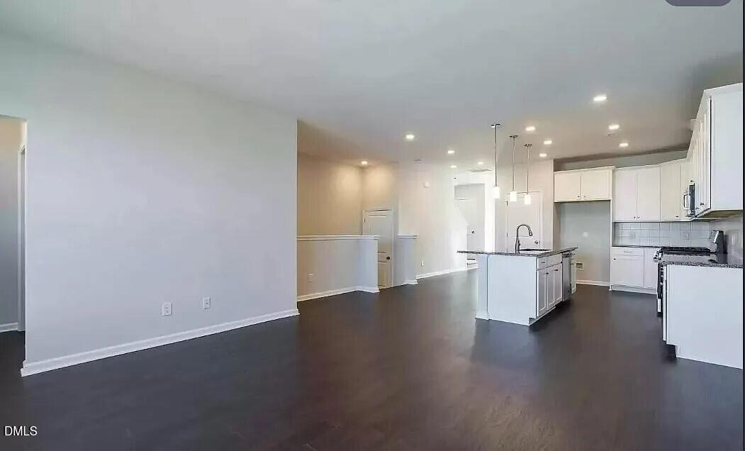 1009 Commack Drive Property Photo 2