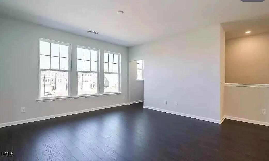 1009 Commack Drive Property Photo 6