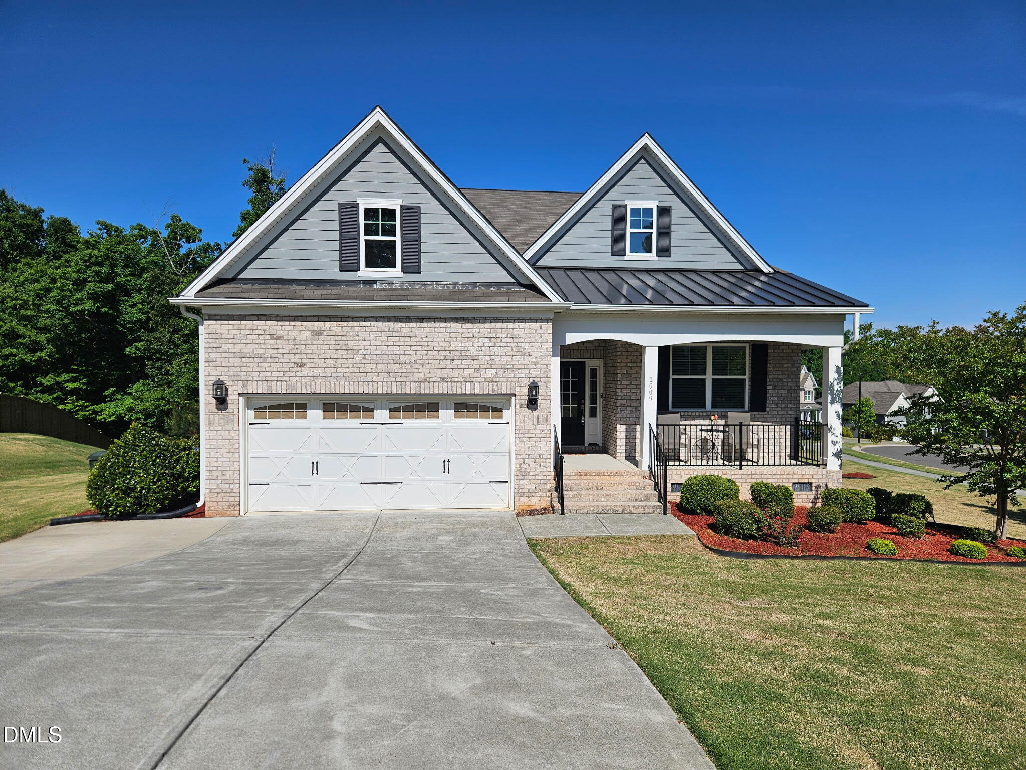 1009 Crescent Moon Court Property Photo 1