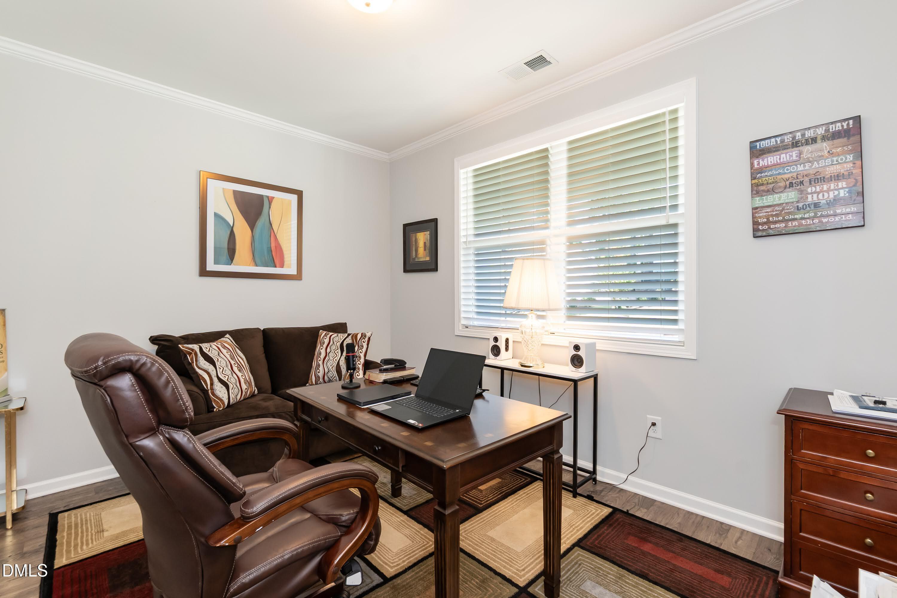 1009 Crescent Moon Court Property Photo 3