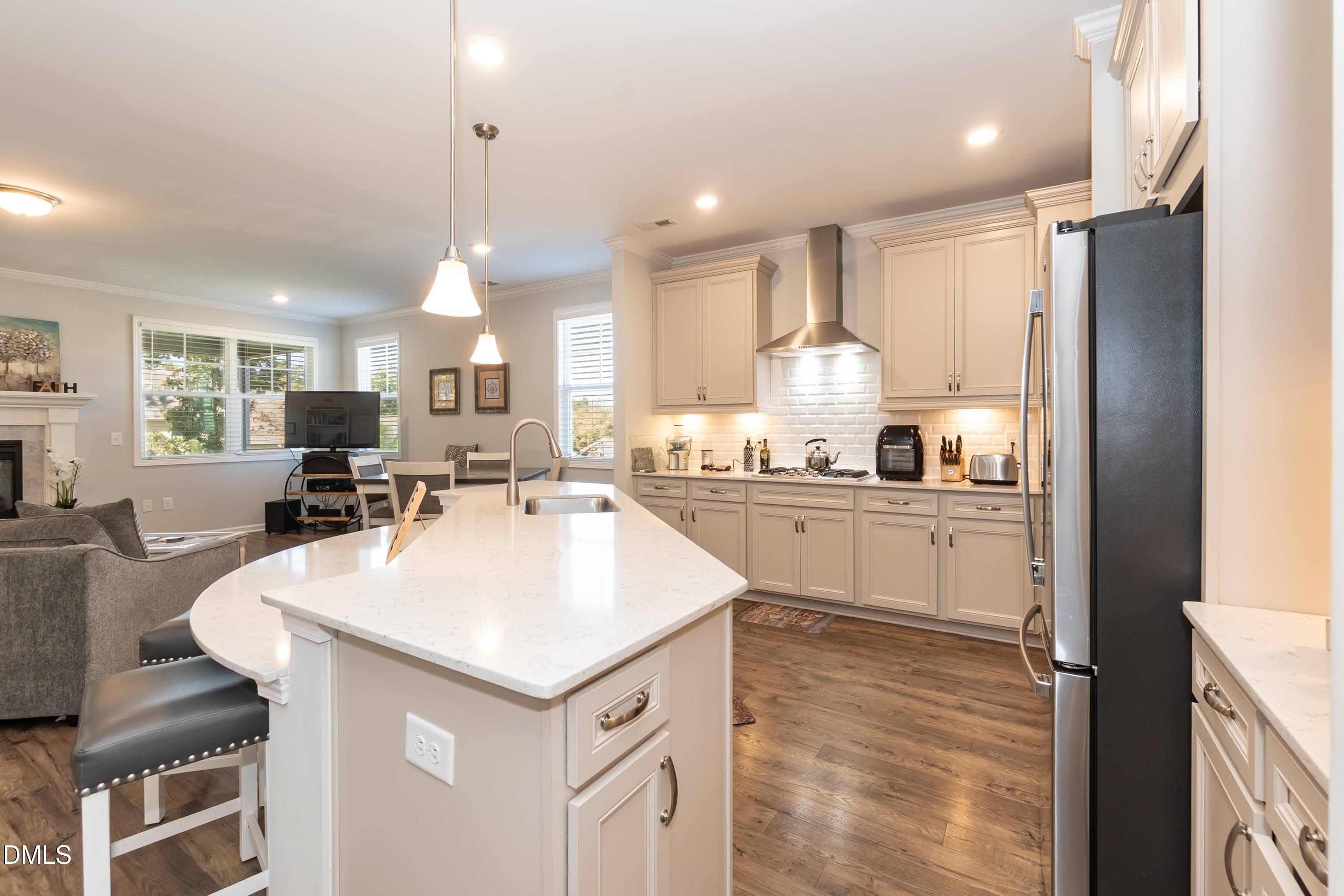 1009 Crescent Moon Court Property Photo 6